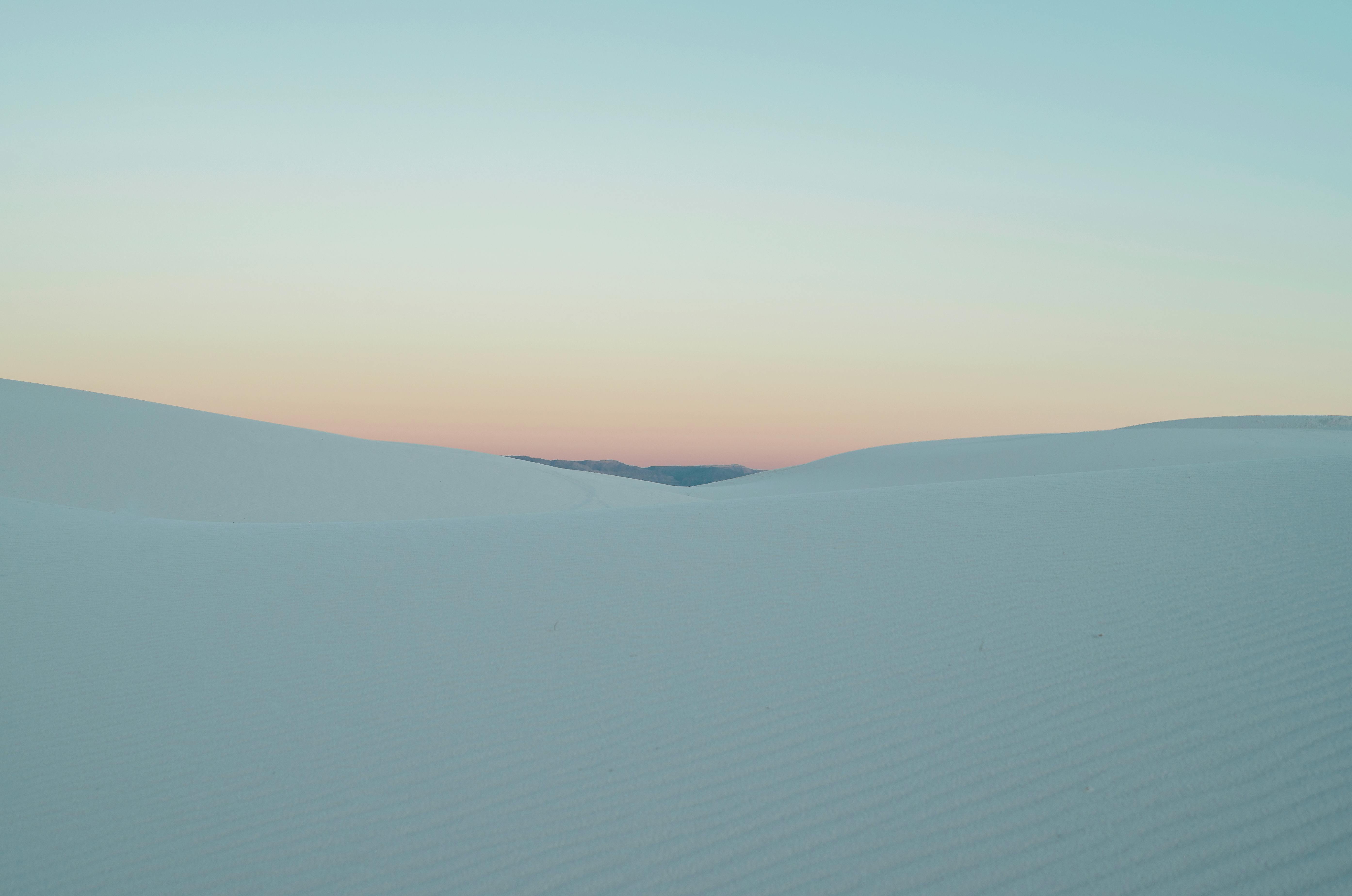 5575x3695 White Sand Desert at Dawn · Free Stock ... Wallpaper