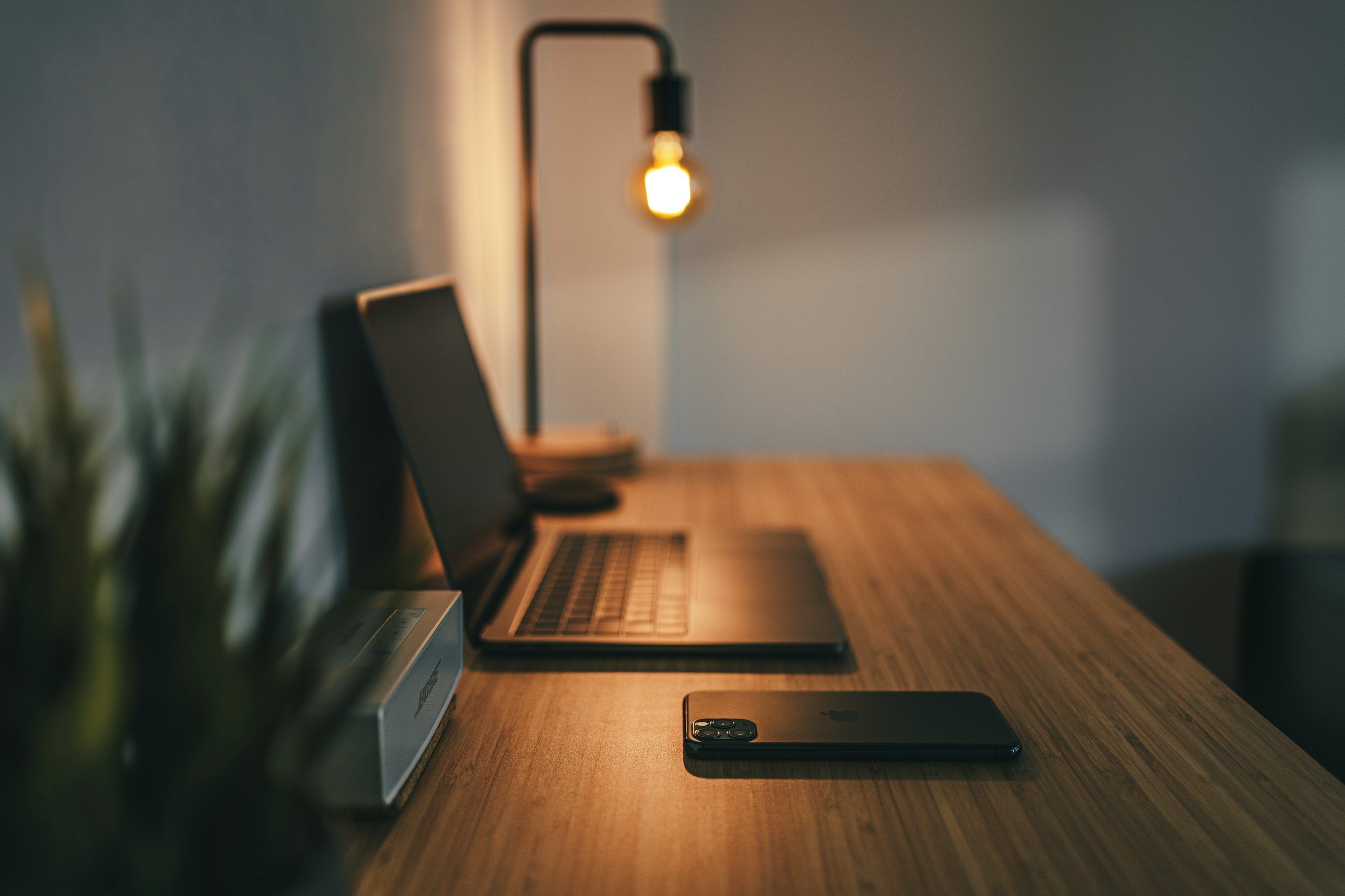 Computer Desk Wallpapers - 4k, HD Computer Desk Backgrounds on WallpaperBat