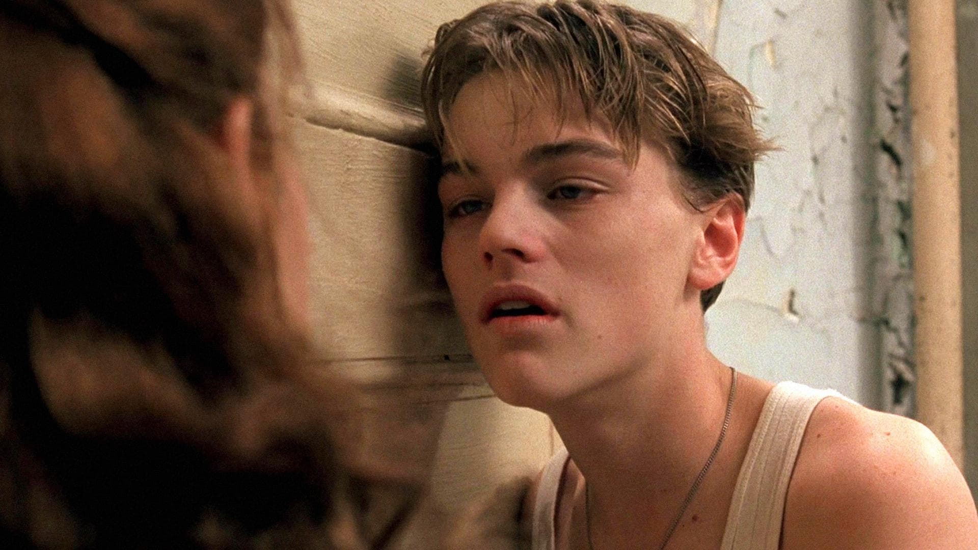 Right boy. Леонардо ди Каприо дневник баскетболиста. Leonardo DICAPRIO young дневник баскетболиста. Леонардо ди Каприо 1995 год. Леонардо ди Каприо дневник баскетболиста плачет.