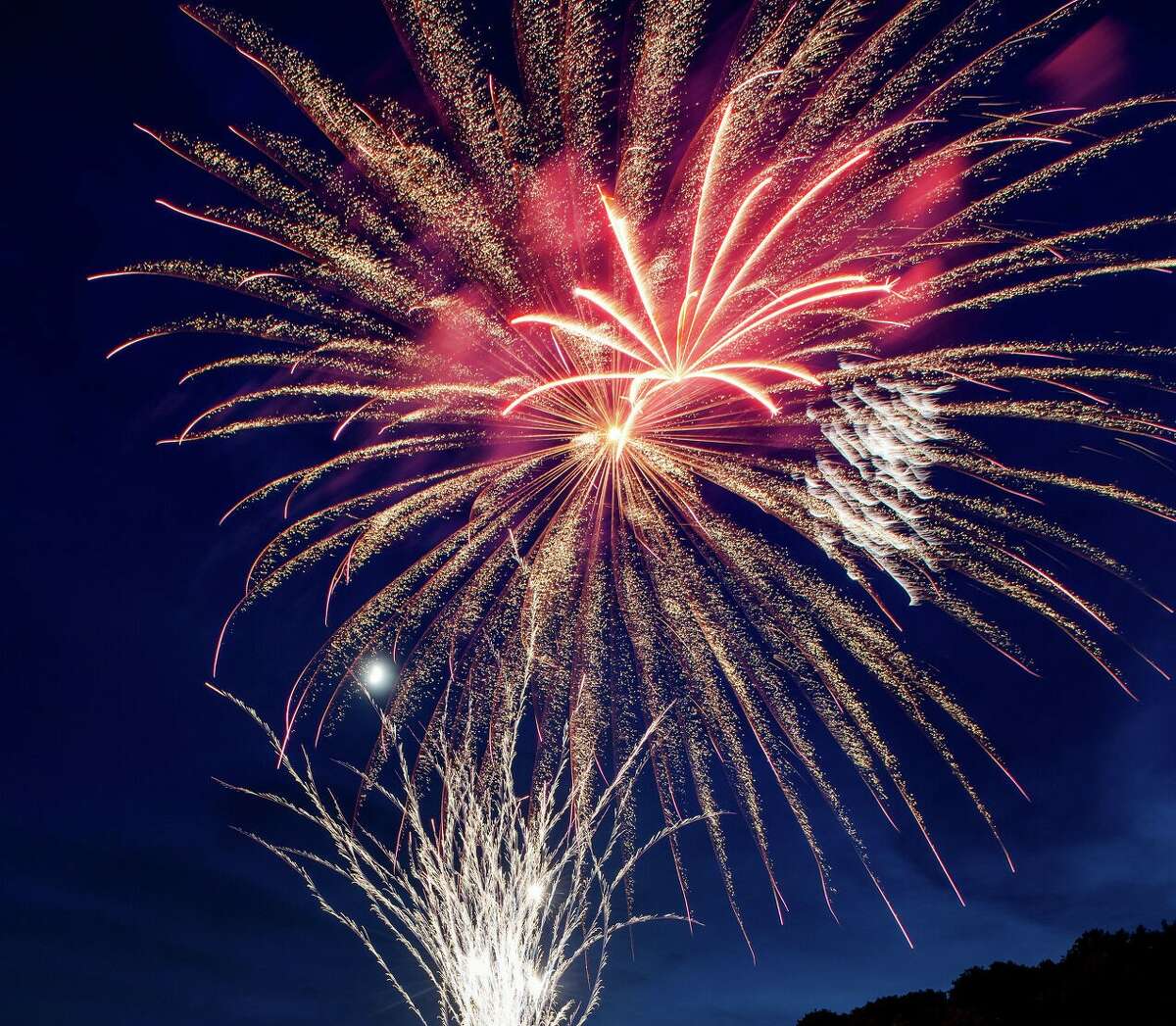 july 4th fireworks wilton high school