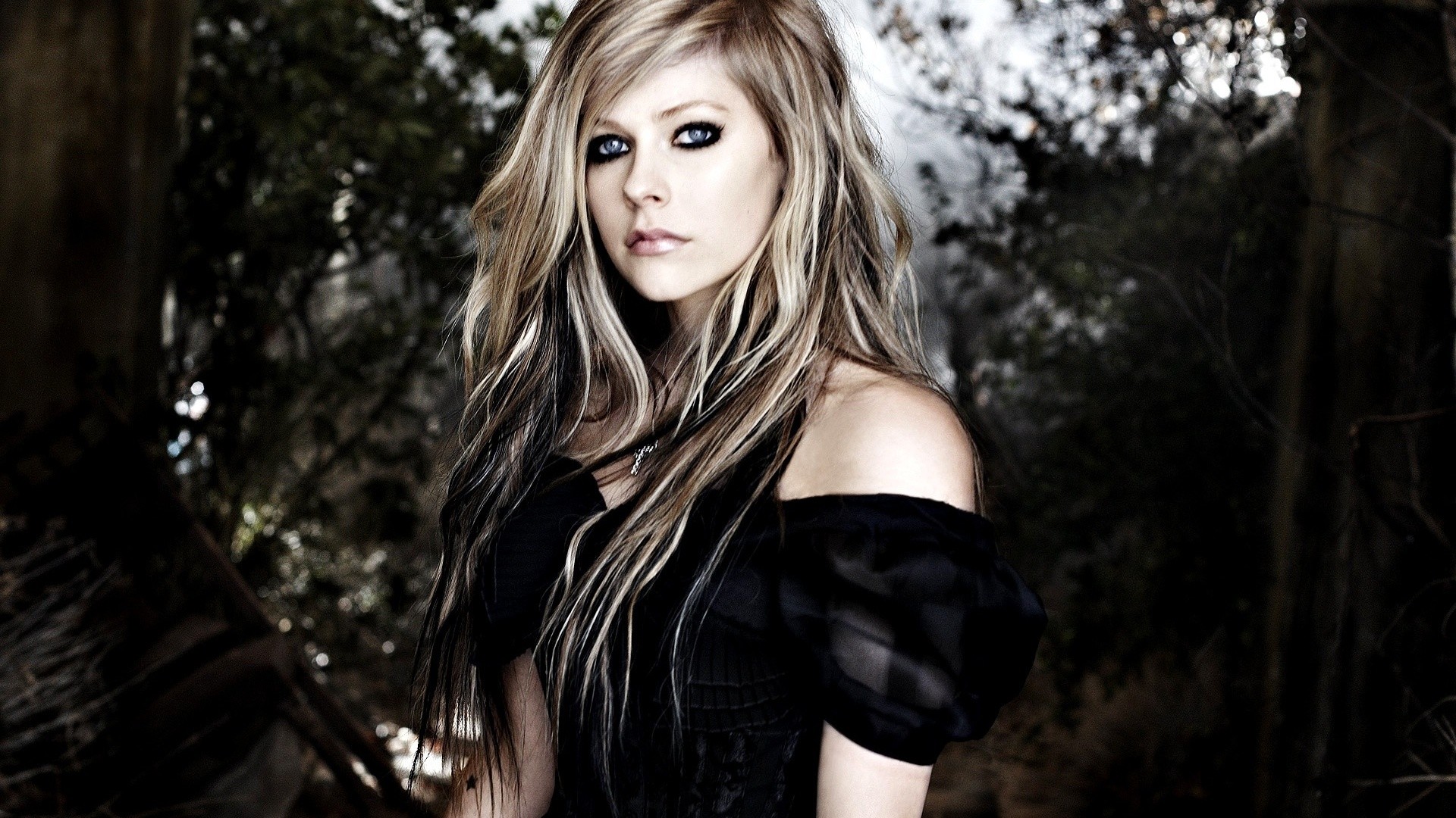 Avril Lavigne Wallpapers - 4k, HD Avril Lavigne Backgrounds on WallpaperBat