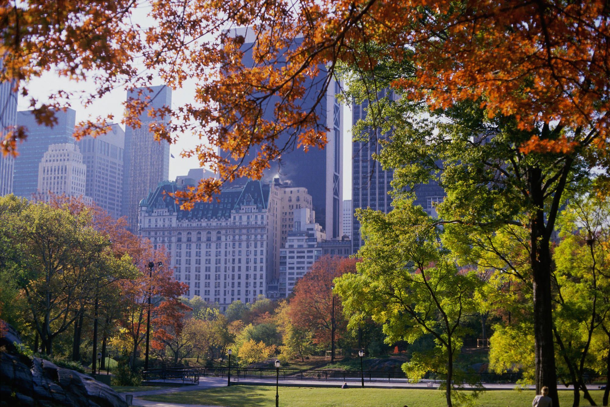 Autumn us. Осенний Центральный парк Нью-Йорка. Центральный парк Нью-Йорк осенью. Осень в Central Park в Нью-Йорке.. Централ парк Нью-Йорк осенью.