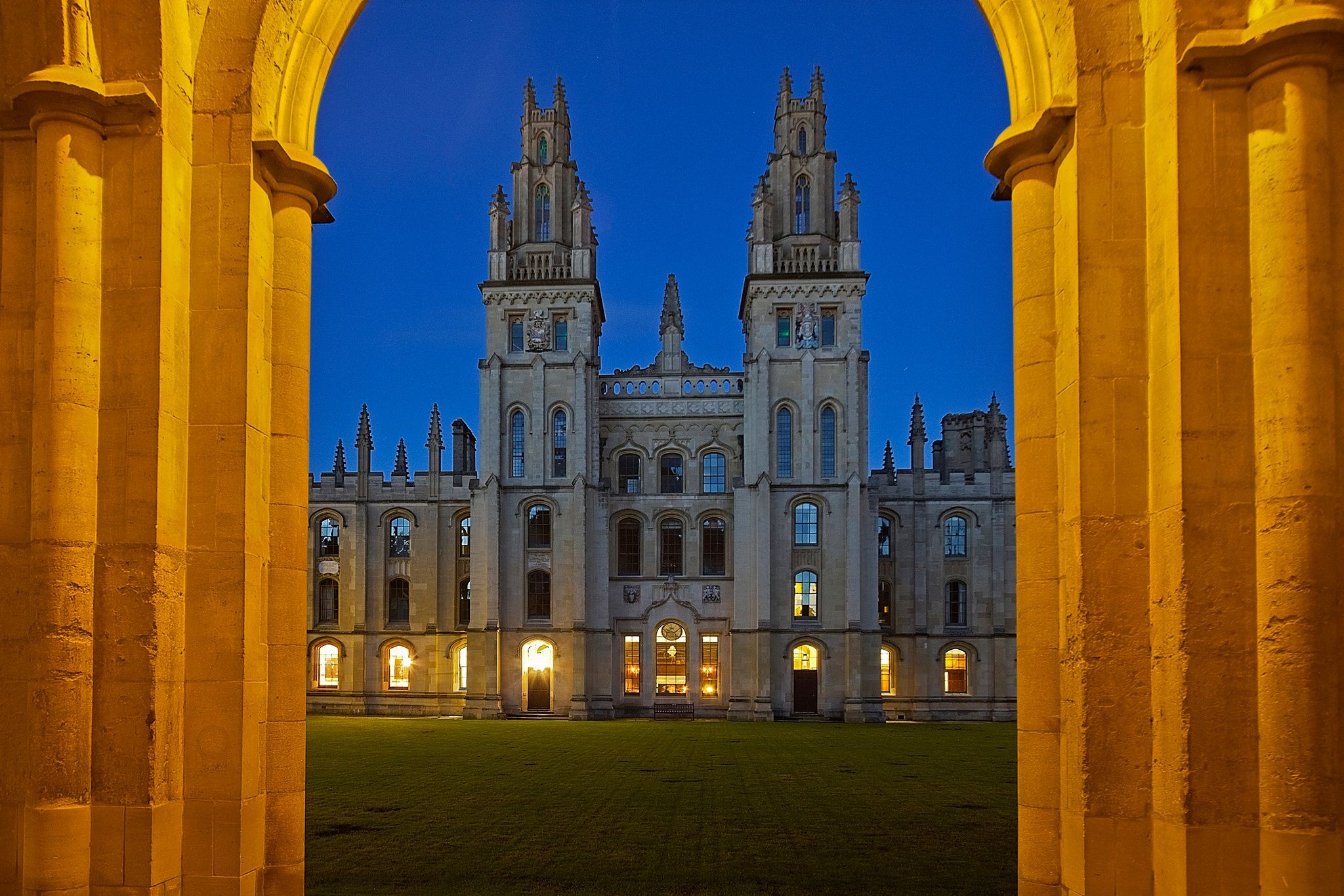 Oxford sights. Оксфорд Англия университет. Сити-оф-Оксфорд университет. Оксфордский университет (University of Oxford), Великобритания. Оксфорд университет обои.