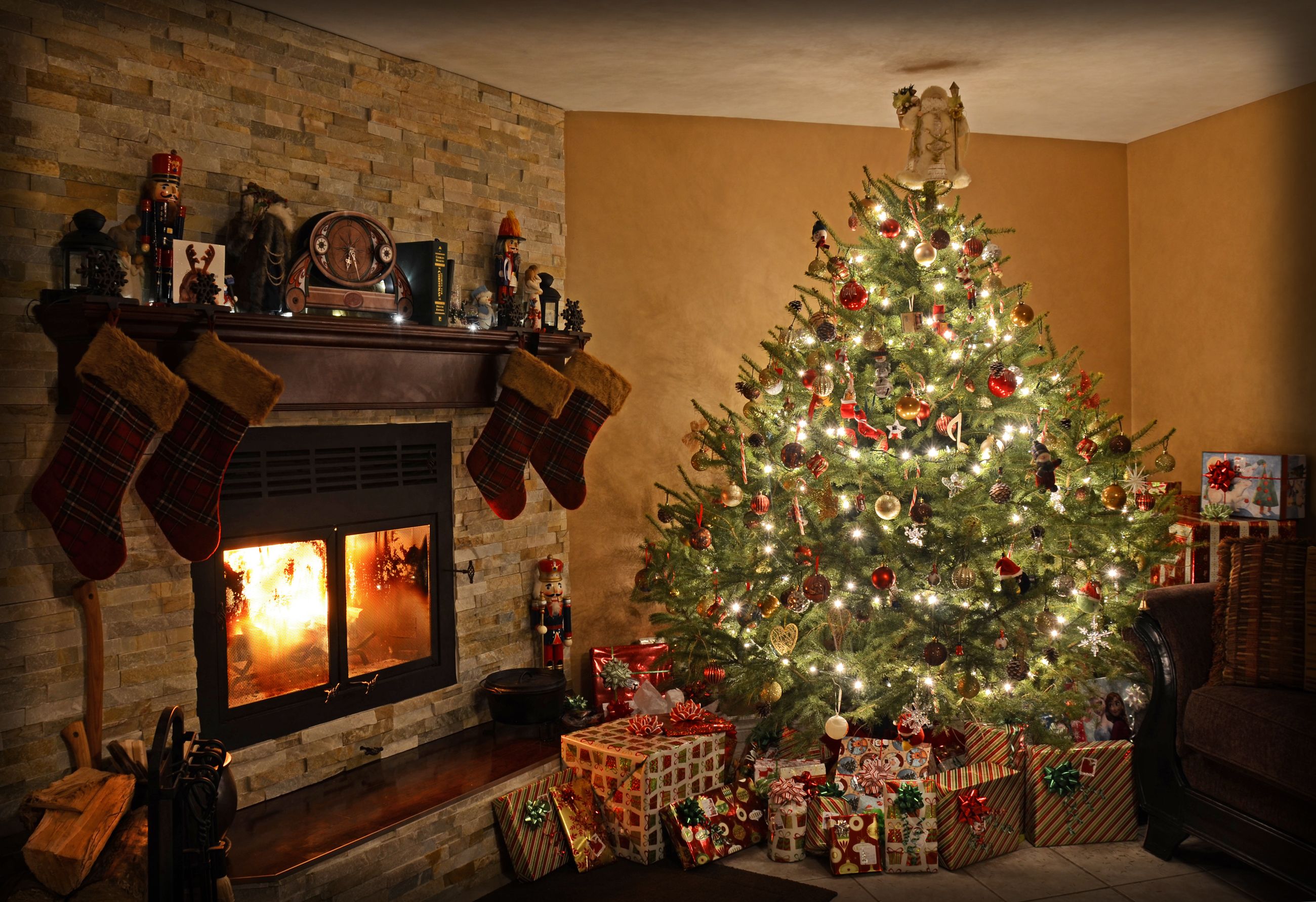 Christmas Fireplace Desktop Wallpapers - 4k, HD Christmas Fireplace ...