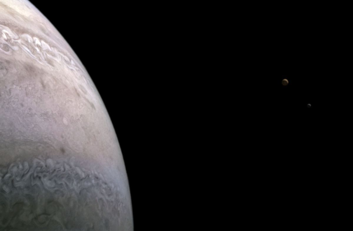 1200x786 NASA spacecraft snaps gorgeous new photo of Jupiter's moons Io and Europa |  Space Wallpaper