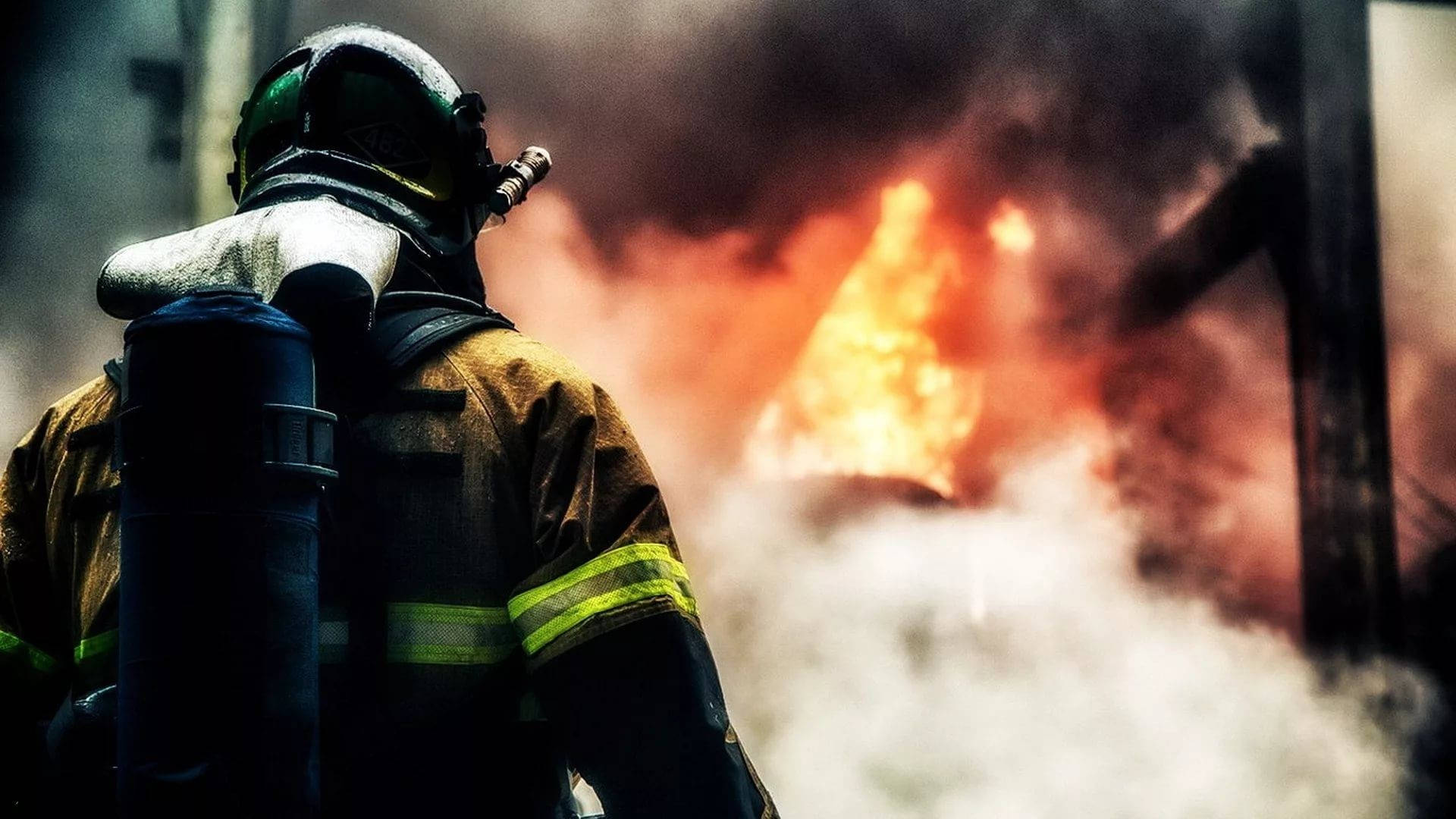 1920x1080 200+] Firefighter Wallpapers | Wallpapers.com Wallpaper