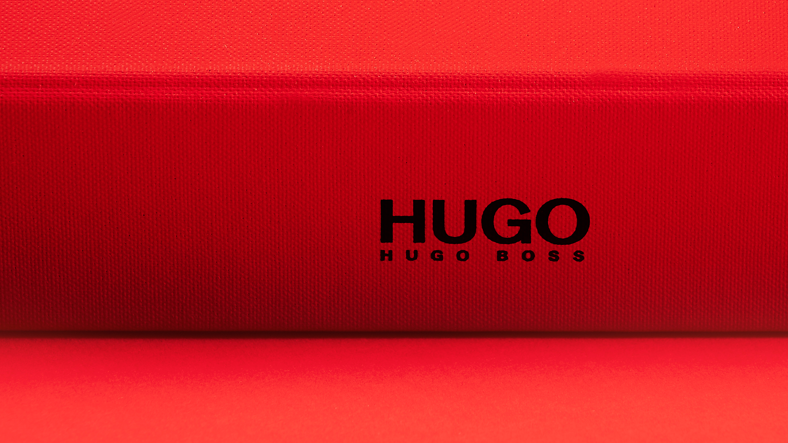 Включи hugo. Hugo Boss обои.