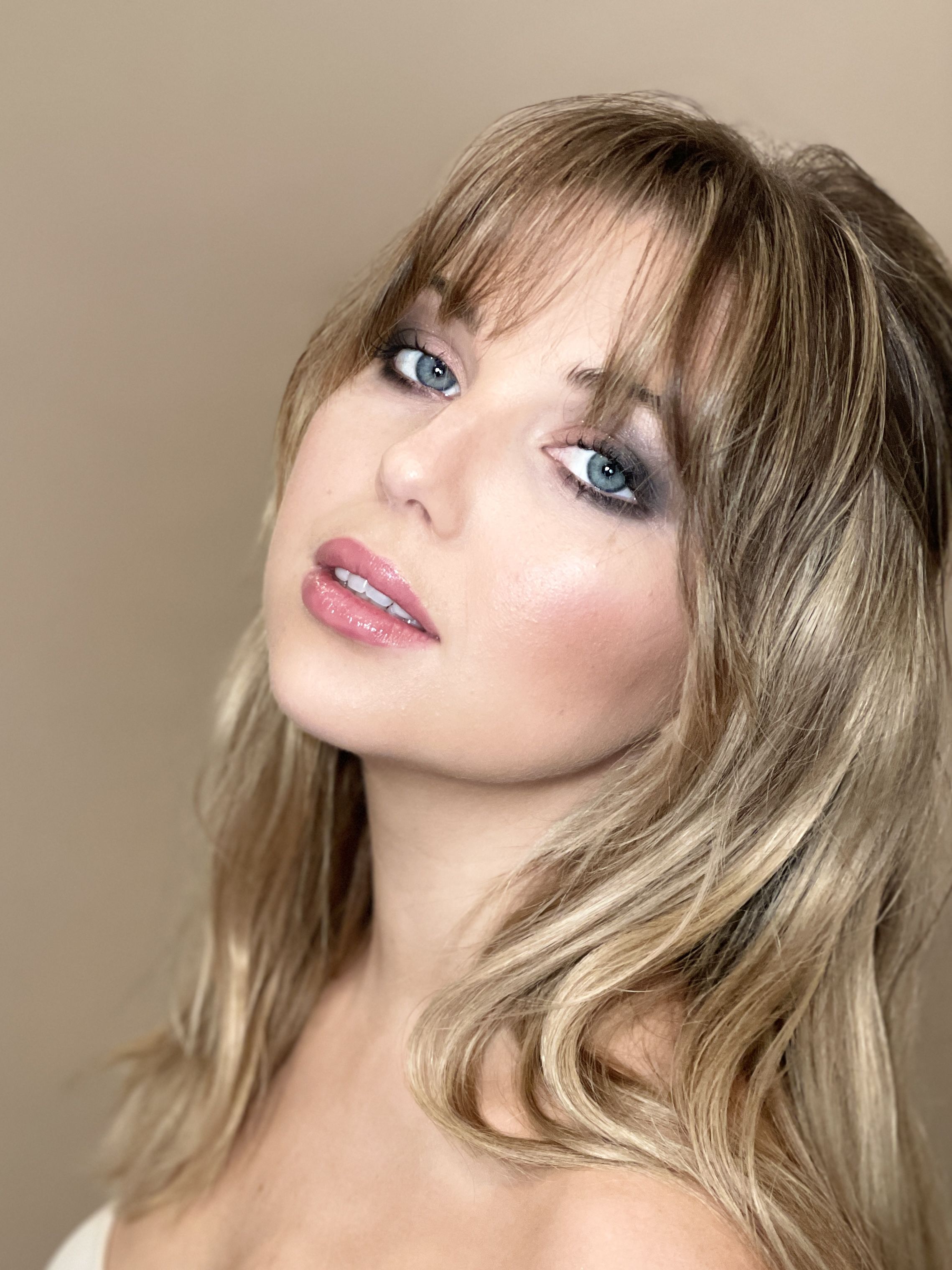 Sammi Hanratty Wallpapers - 4k, HD Sammi Hanratty Backgrounds on