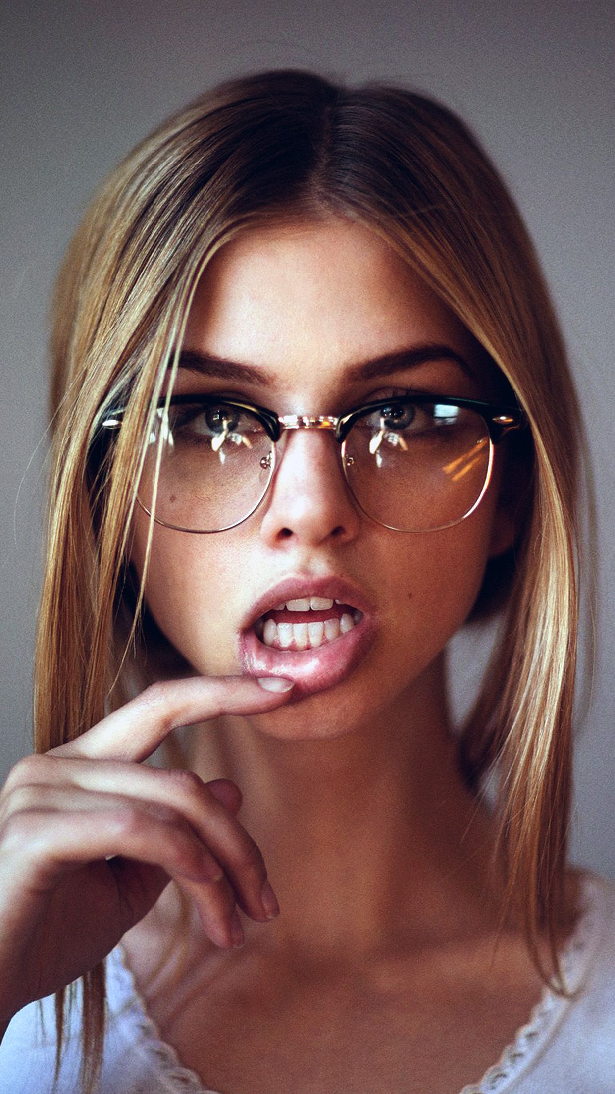 glasses-wallpapers-4k-hd-glasses-backgrounds-on-wallpaperbat