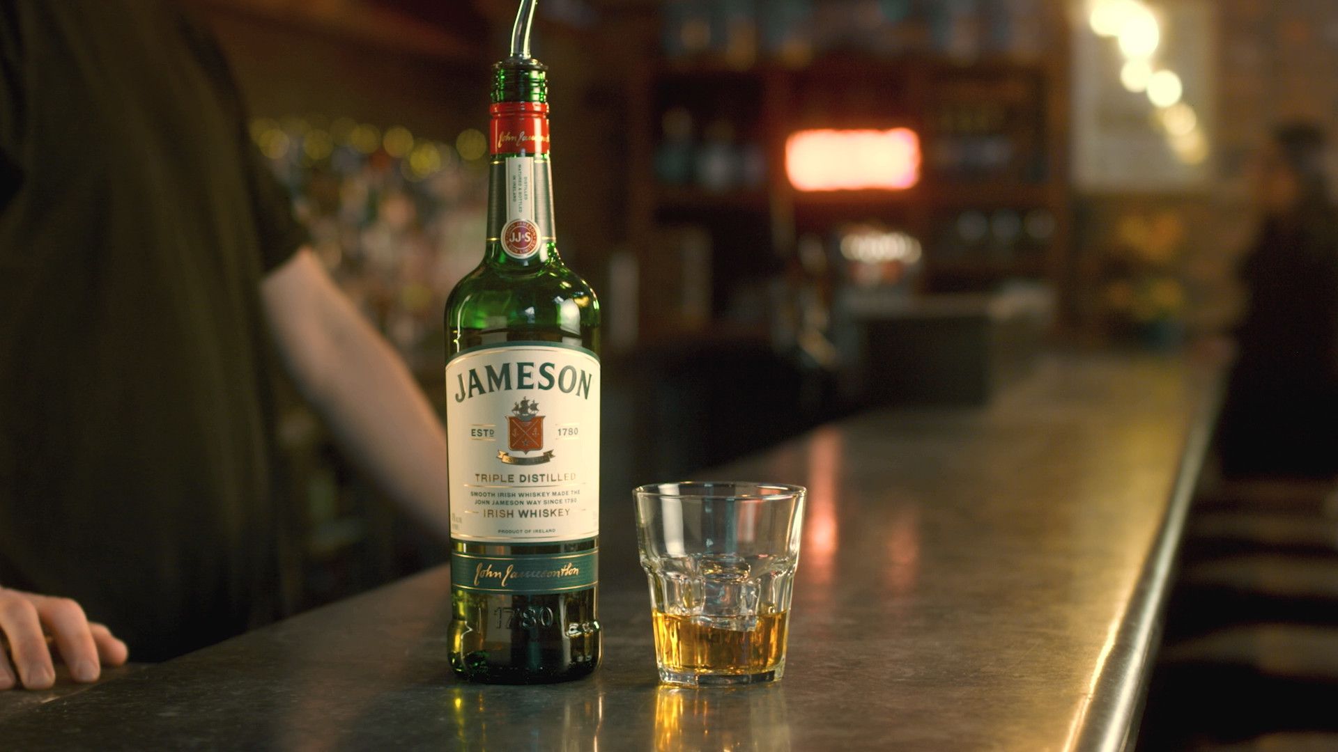 Джеймсон 0.5. Джемисон трипл трипл. Jameson Triple distilled. Джеймсон (Jameson). Виски джемисон трипл трипл.