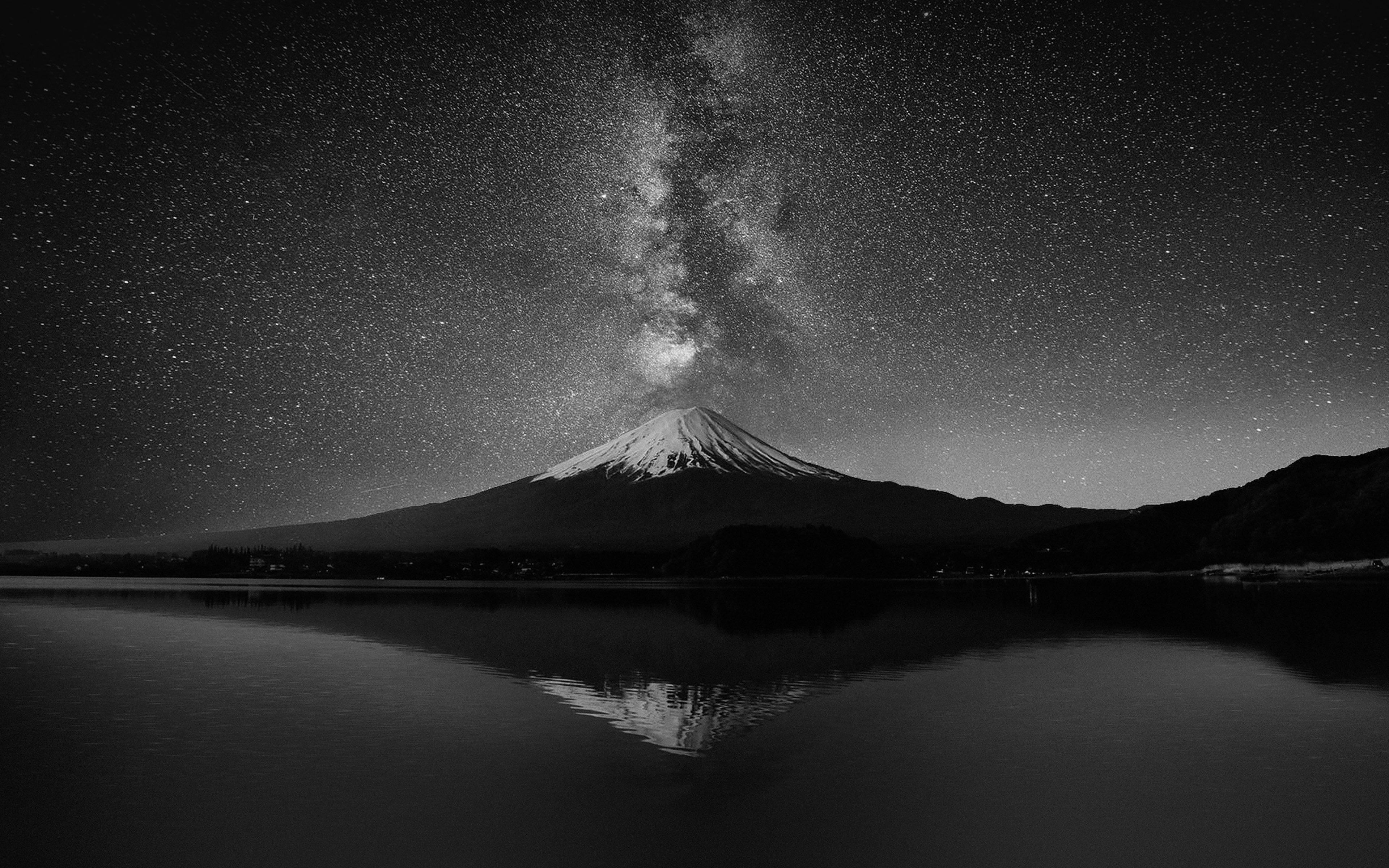 3840x2400 mc71-wallpaper-milky-way-on-black-mountain-fuji-sky - Papers.co Wallpaper