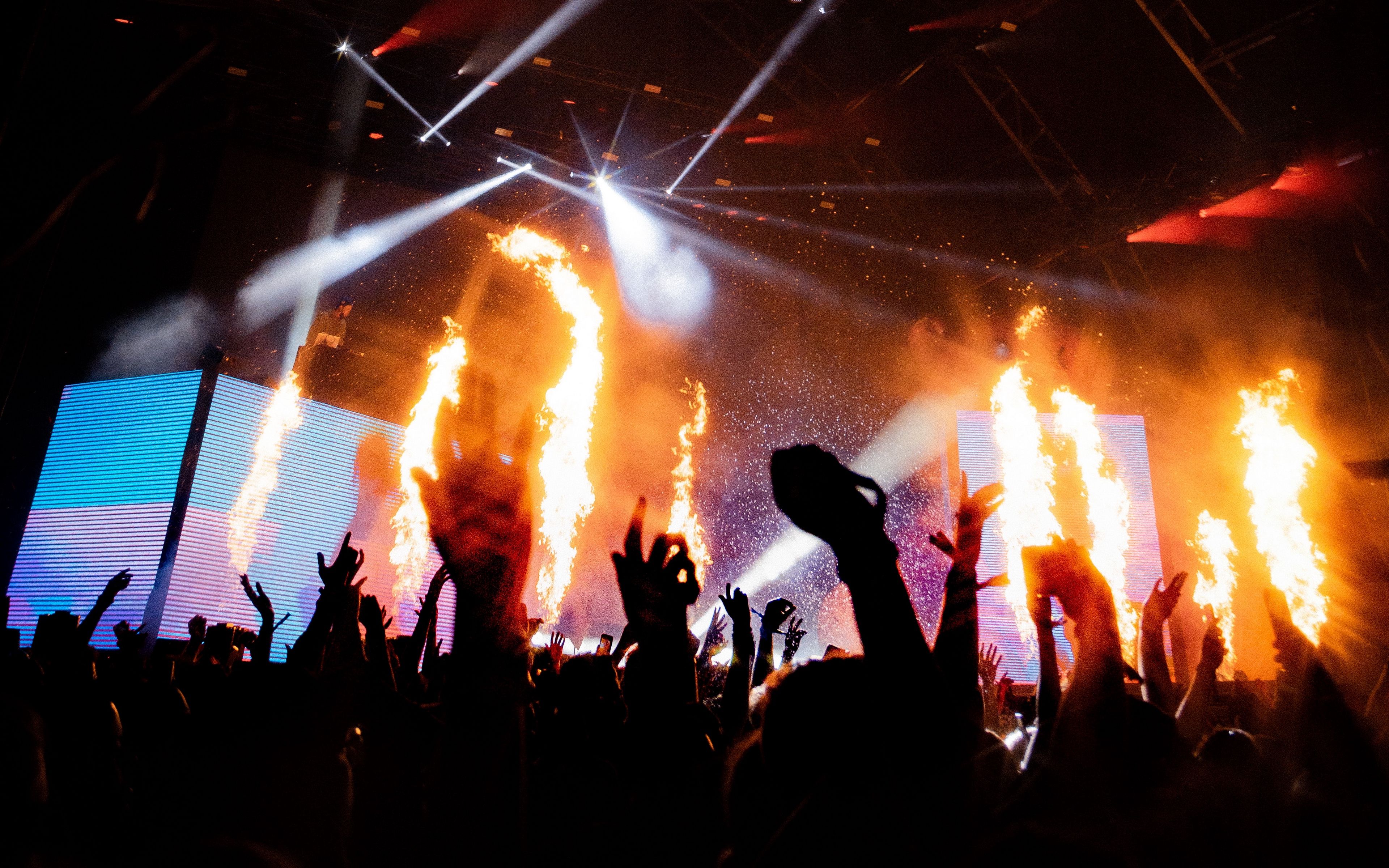 3840x2400 Wallpaper Concert, Stage, Fire, Spotlights, Dark - Stage ... Wallpaper