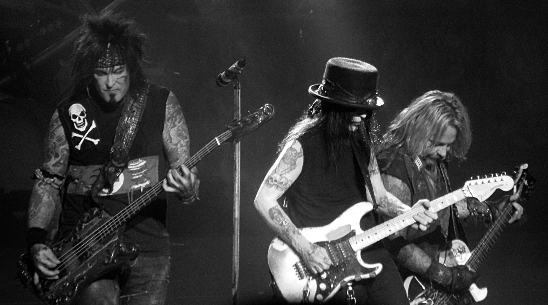 1920x1071 Motley Crue heavy metal rock bands concert free desktop ... Wallpaper