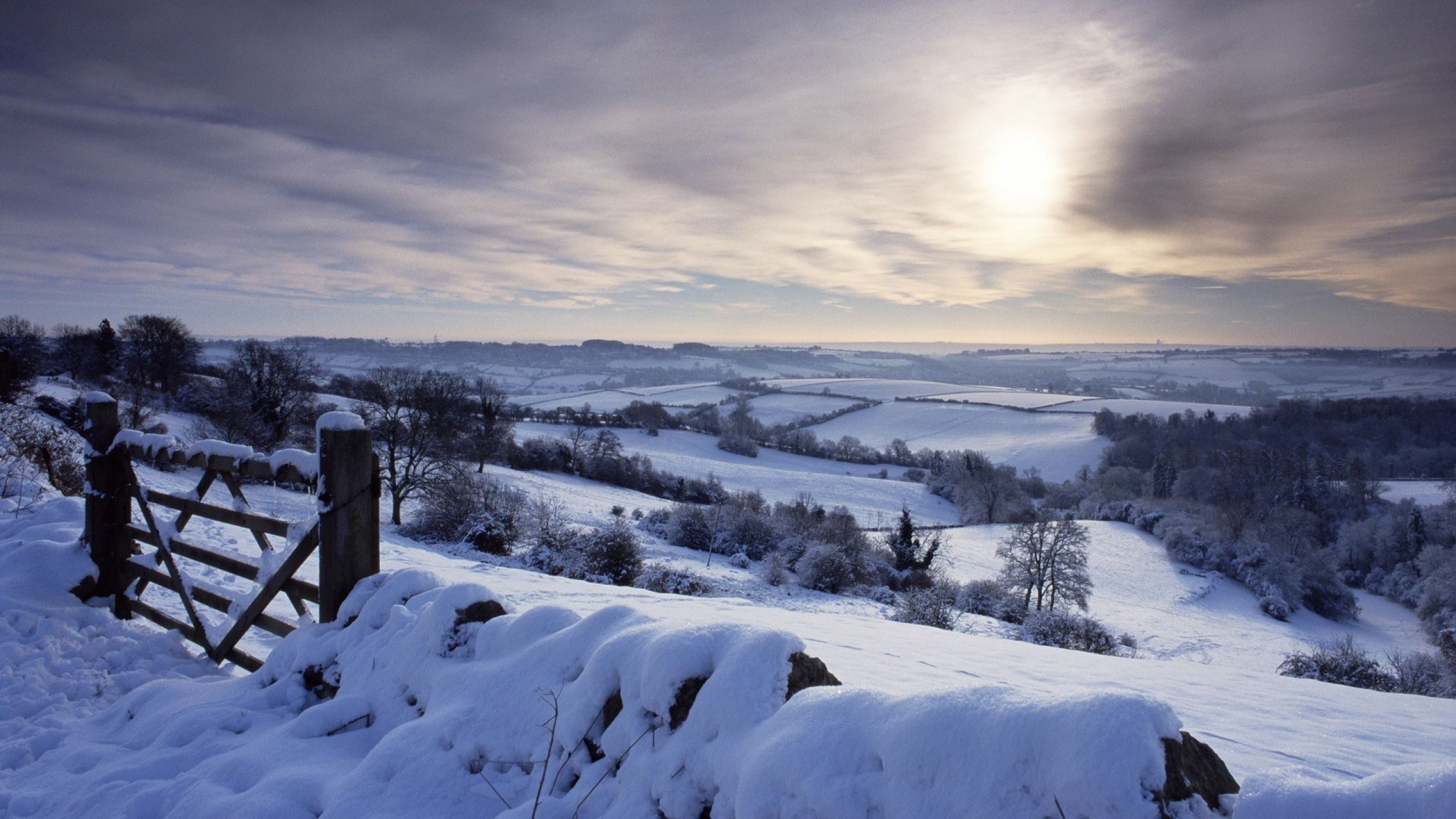 What Time Does It Get Dark In England In Winter