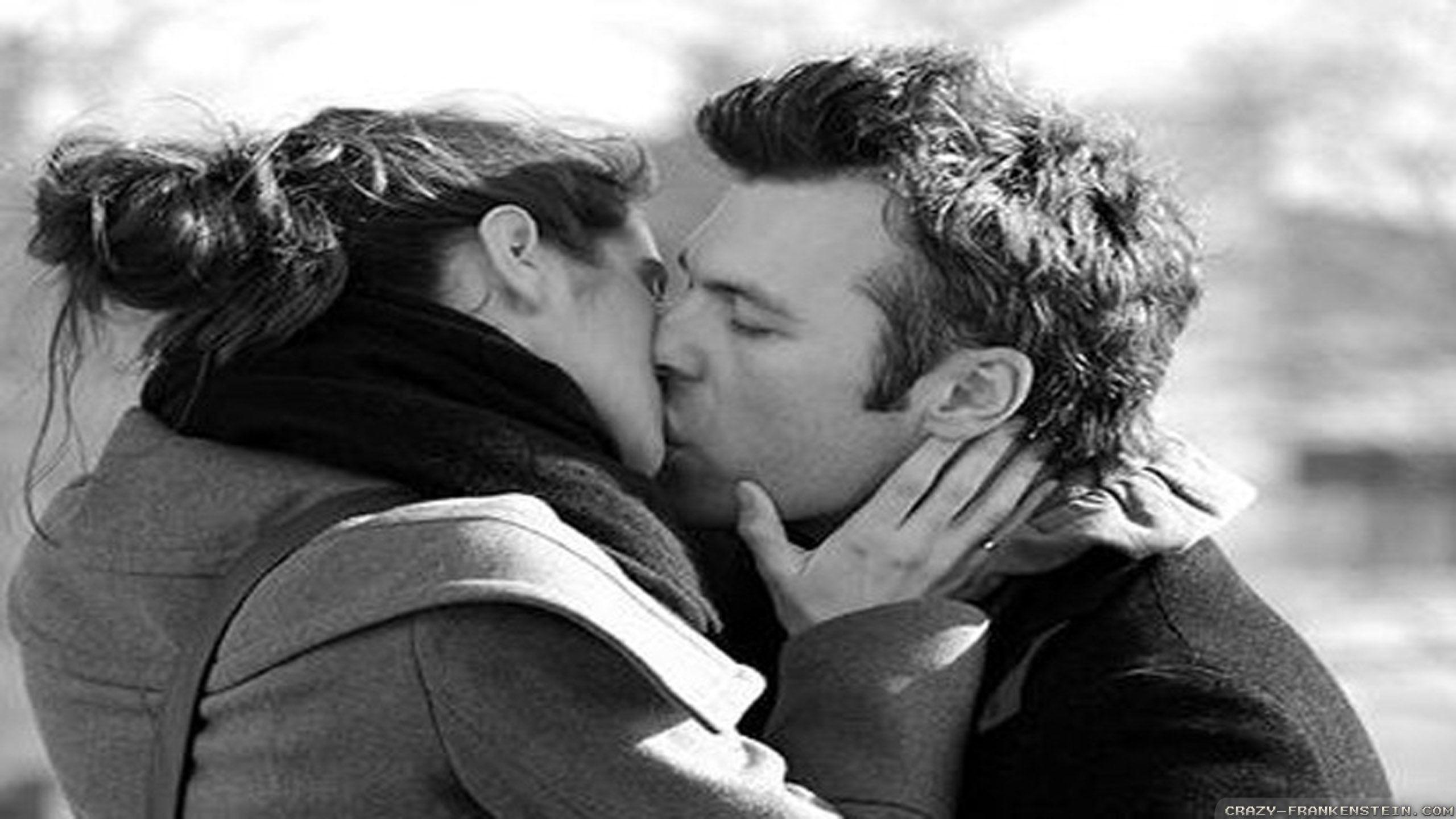 12 Поцелуев Сайт Знакомств