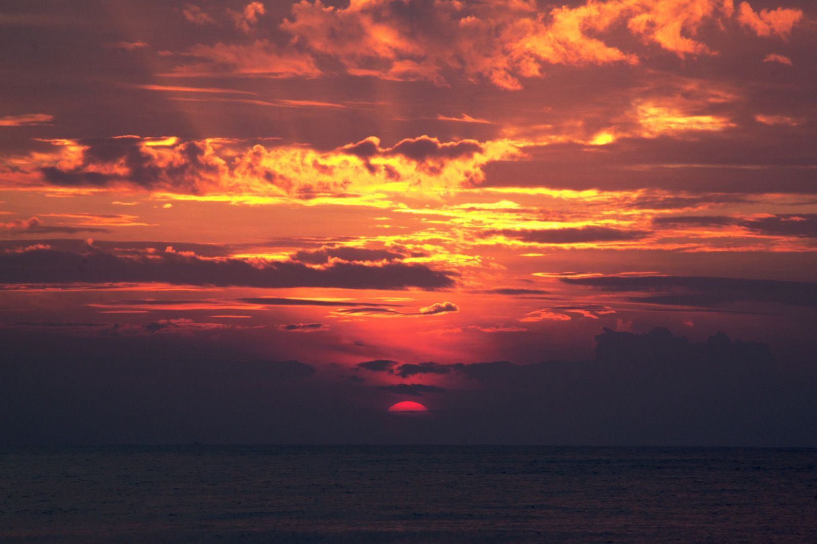 1600x1066 Sky Water Sea Ocean Clouds Sunset Beach Sunrise Sun Wallpaper - Best High Quality Wallpaper on WallpaperBat