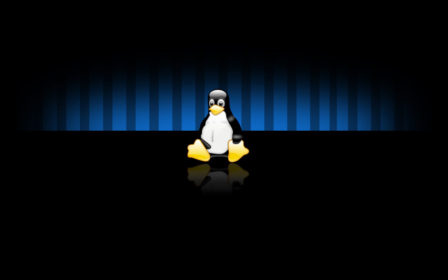 Пингвин linux на черном фоне
