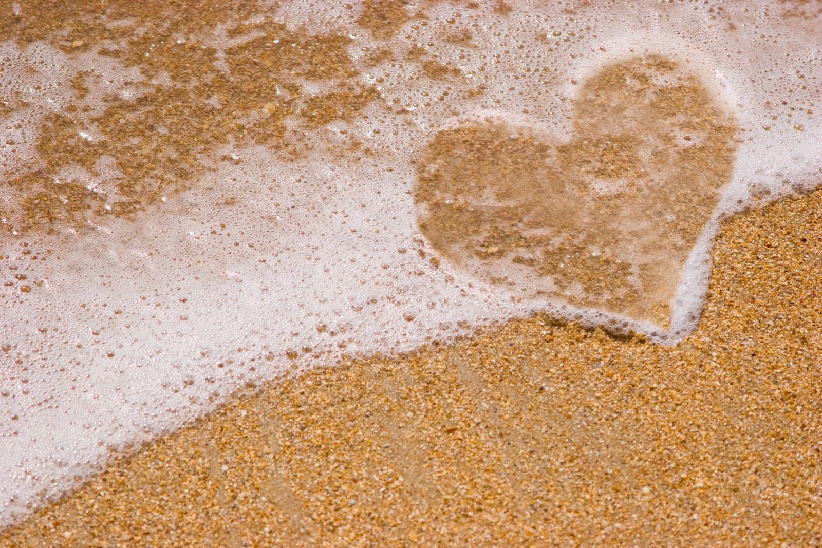 1600x1067 Love Heart Beach Sand Water HD wallpaper (1600 x 1067 ) - HD Beach on WallpaperBat