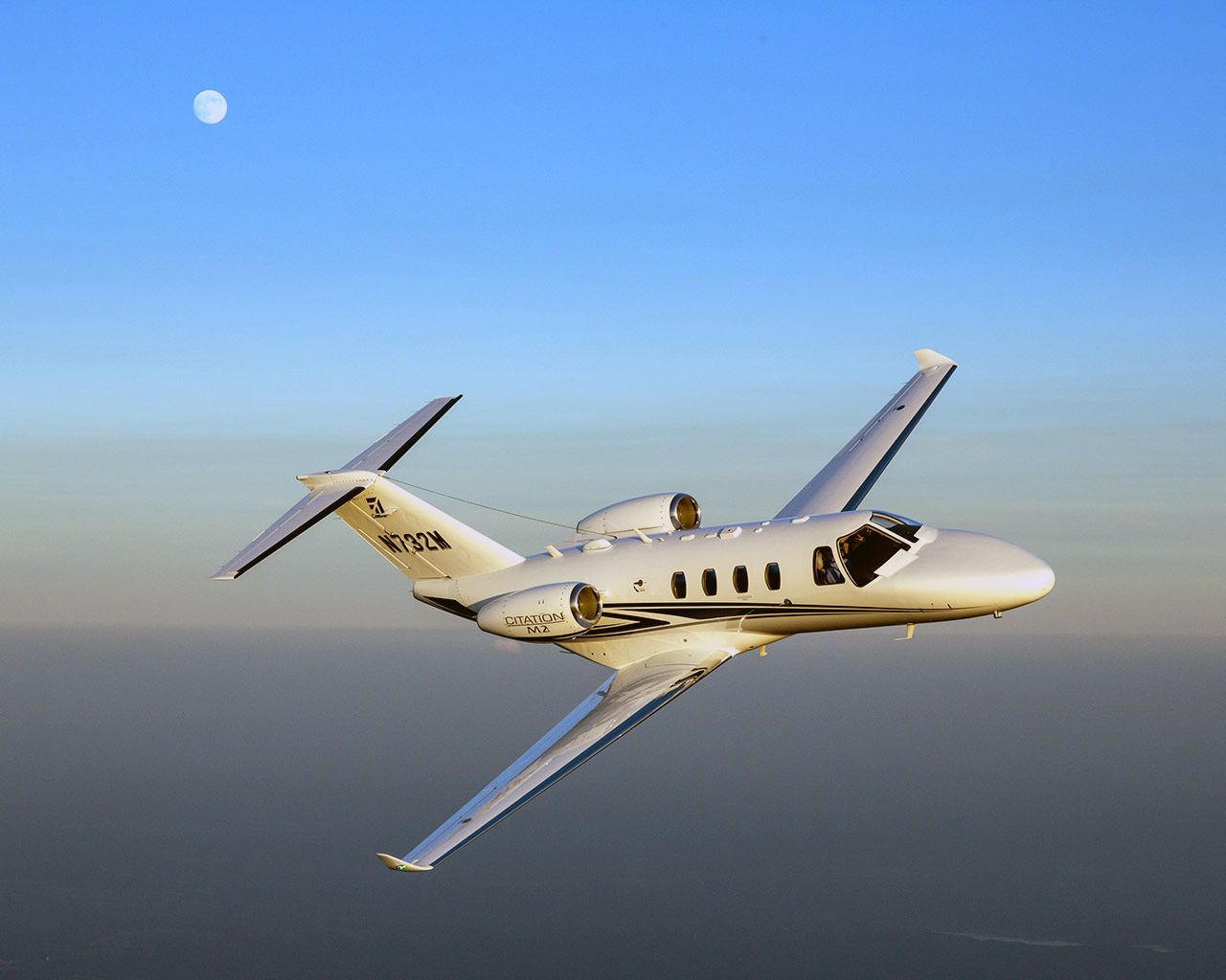 Just fly. Cessna Citation m2. Самолет Citation II Jet. Citation m2. Частный самолет в небе.