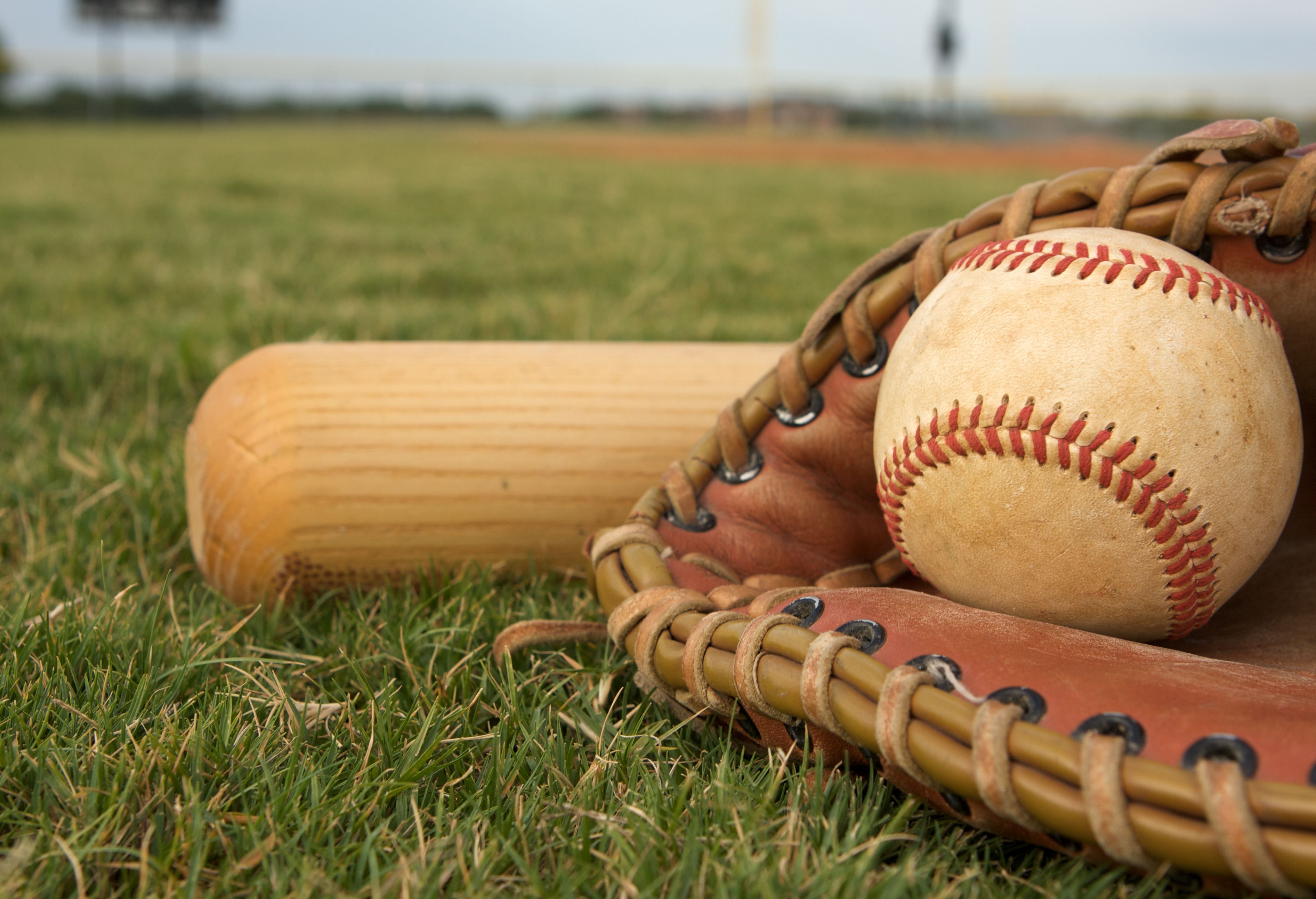 softball-wallpapers-4k-hd-softball-backgrounds-on-wallpaperbat
