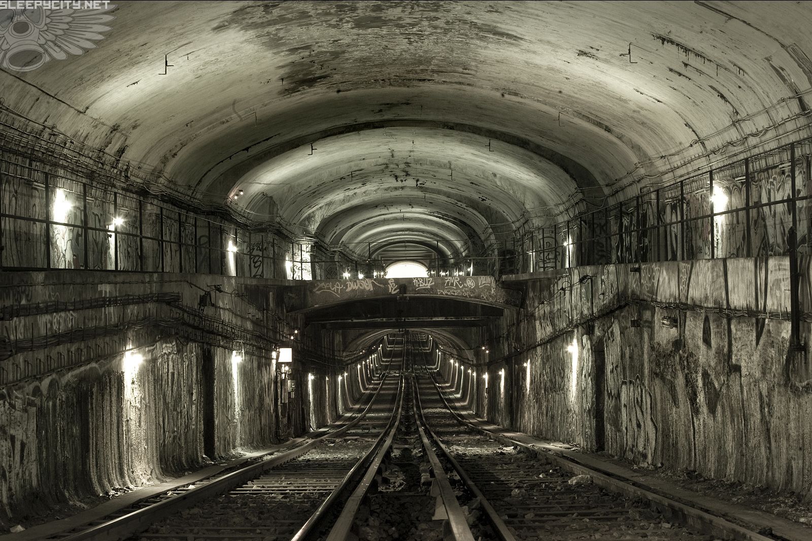 Метро андеграунд