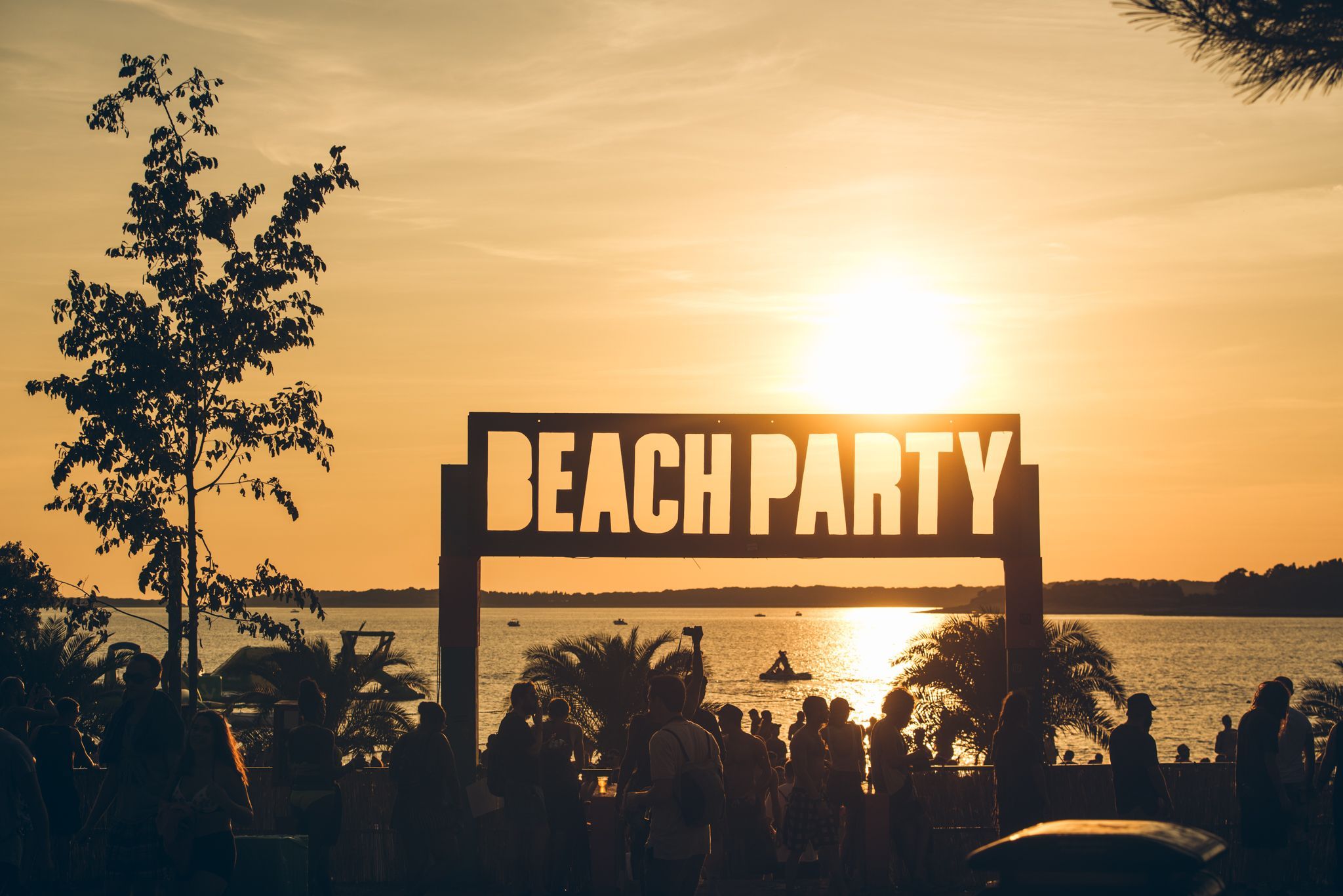 Beach Party Wallpapers K Hd Beach Party Backgrounds On Wallpaperbat