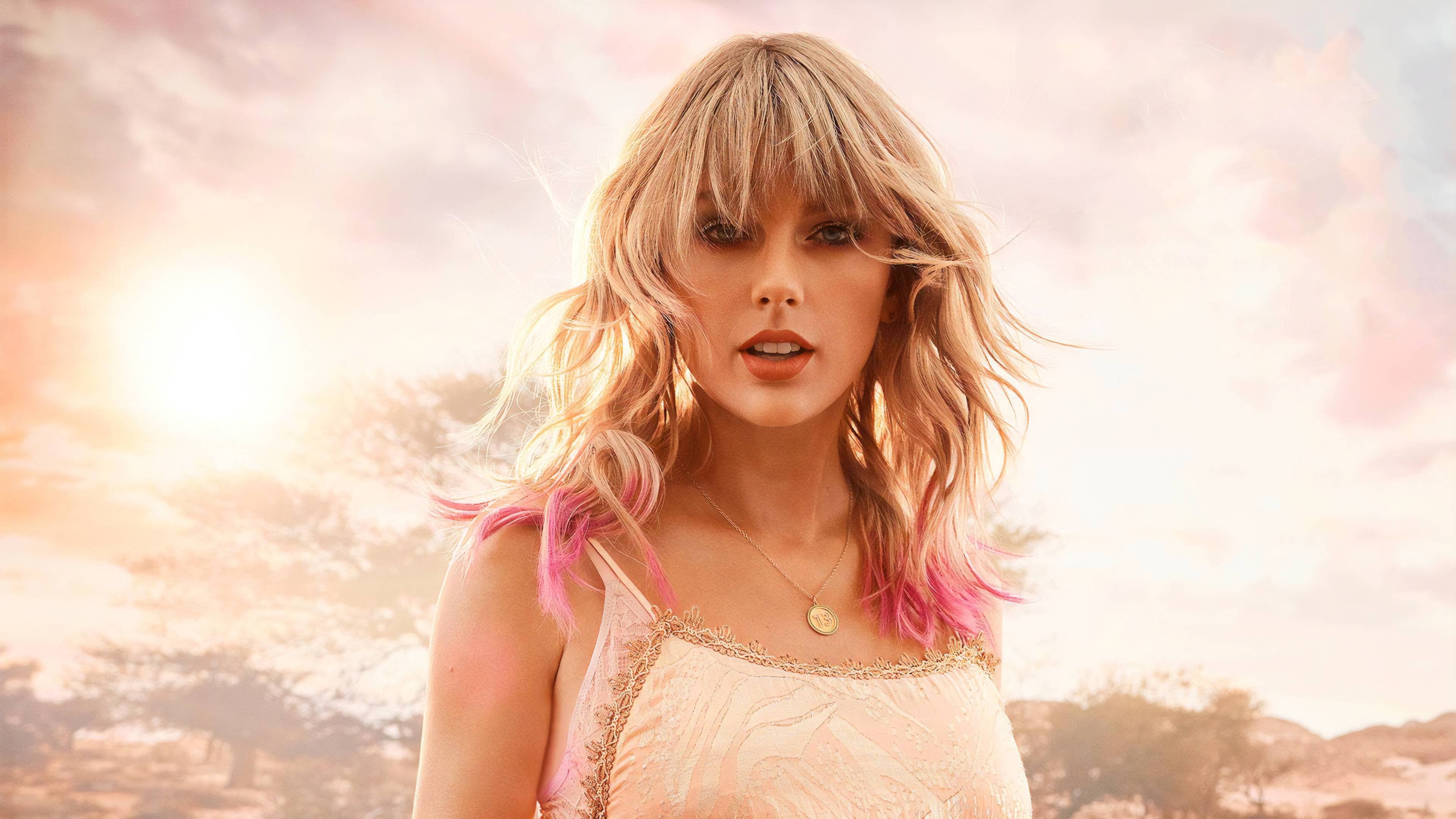 Taylor Swift Wallpapers 4k Hd Taylor Swift Backgrounds On Wallpaperbat