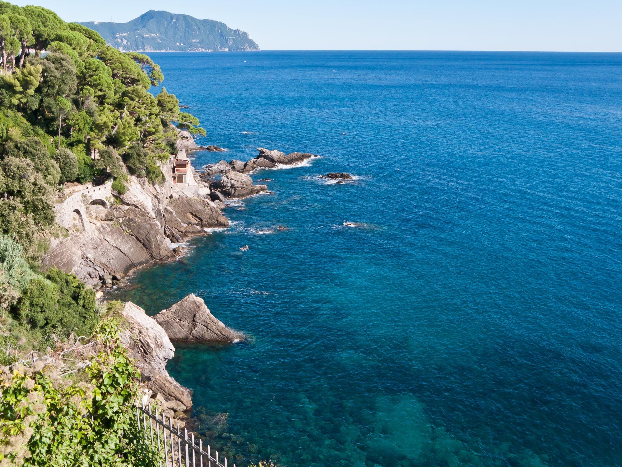 Mediterranean coast. Средиземное море. Природа Средиземного моря. Южное побережье Средиземного моря. Средиземное море красивые виды.