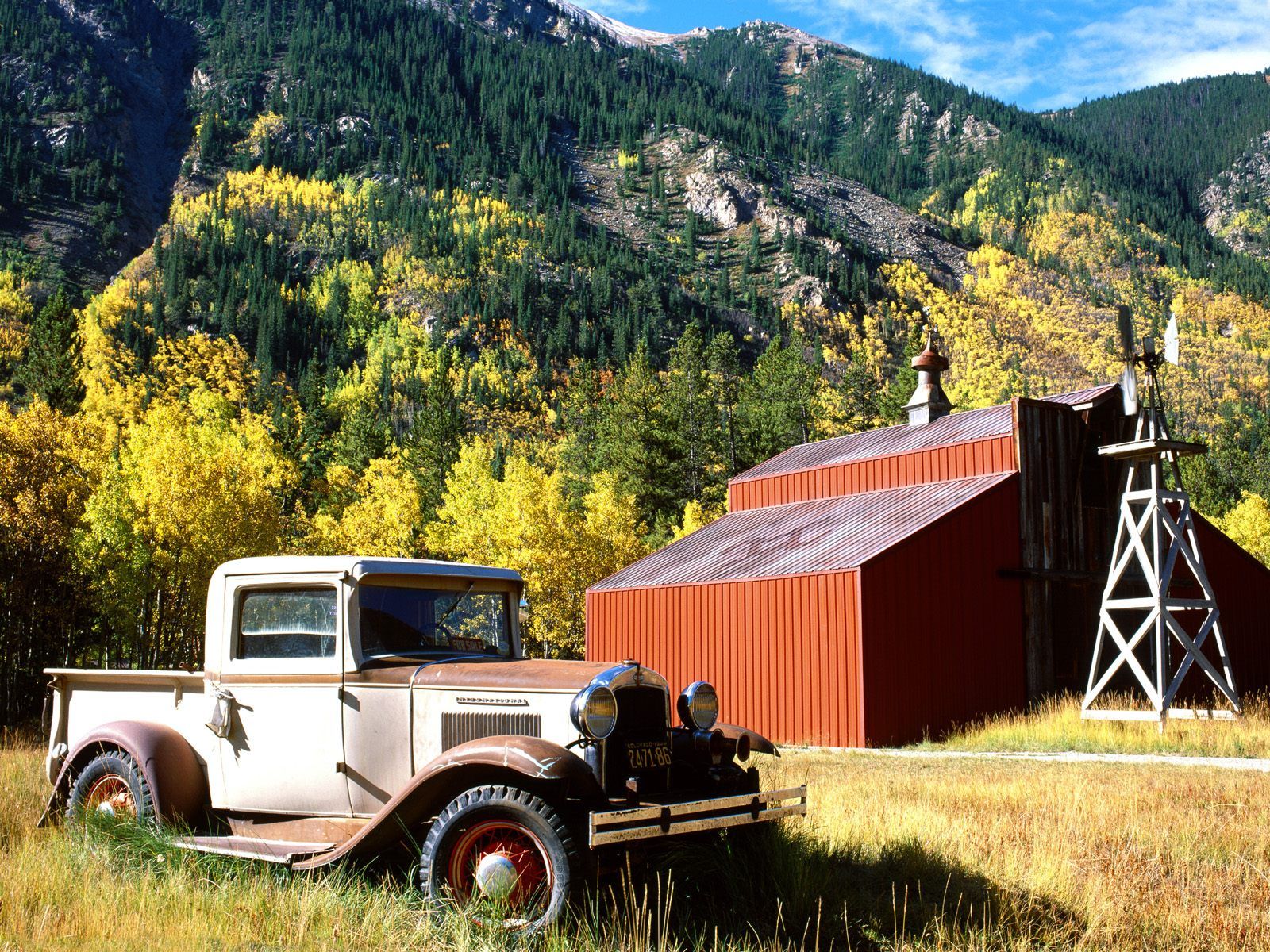 Old Farm Truck Wallpapers.