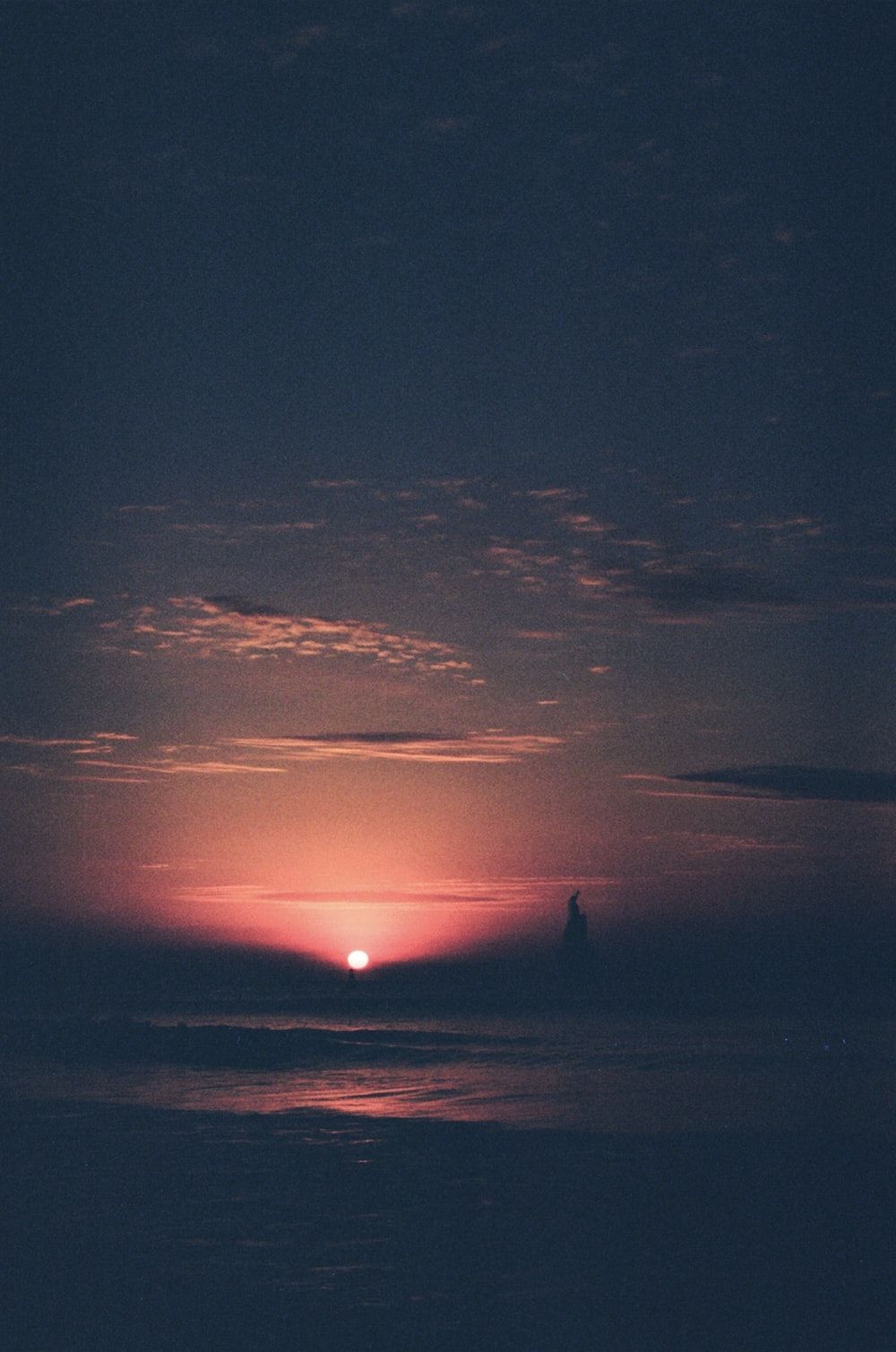 1000x1508 Beach Sunrise Picture [Stunning!] on WallpaperBat