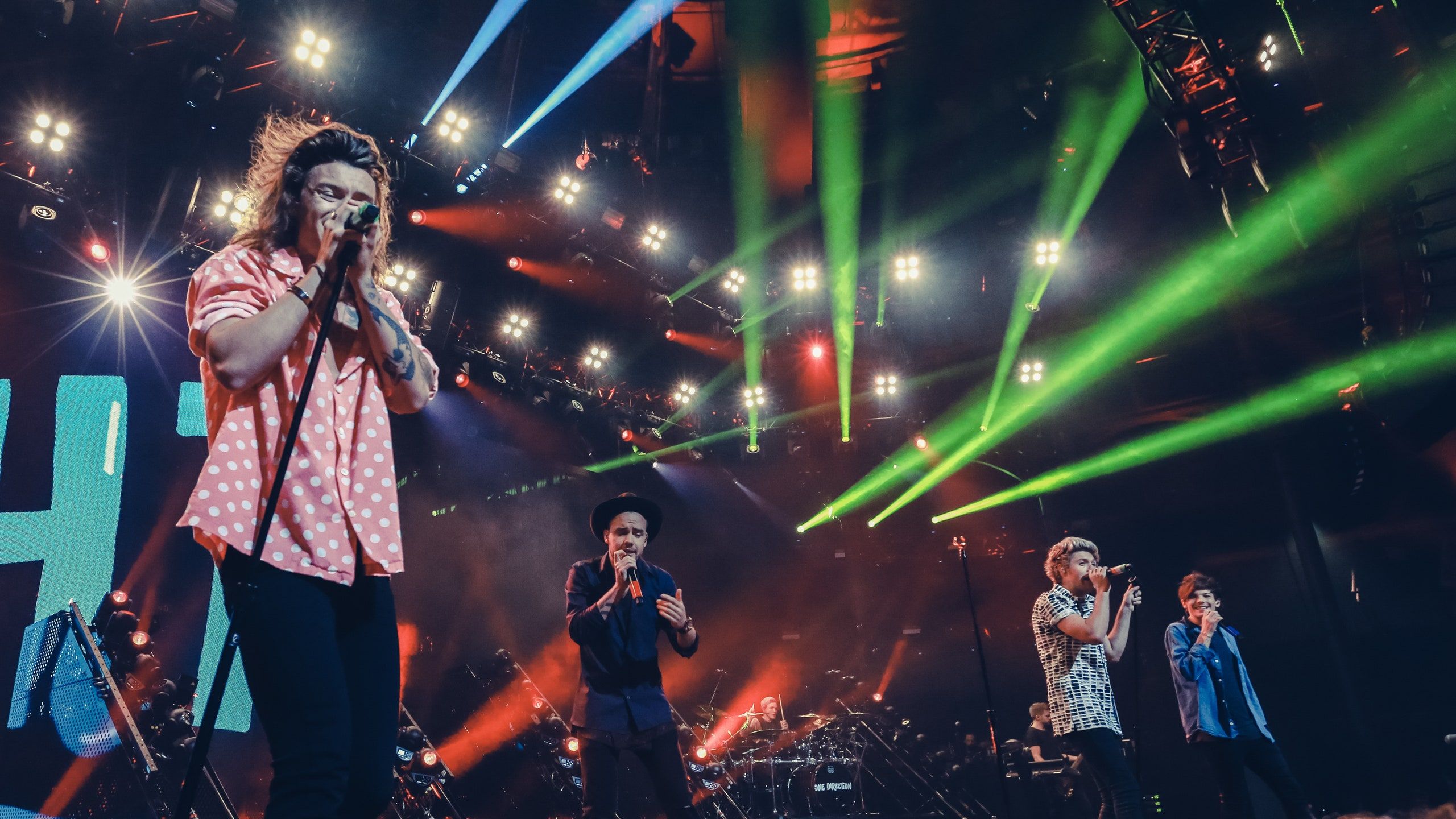 2560x1440 One Direction 