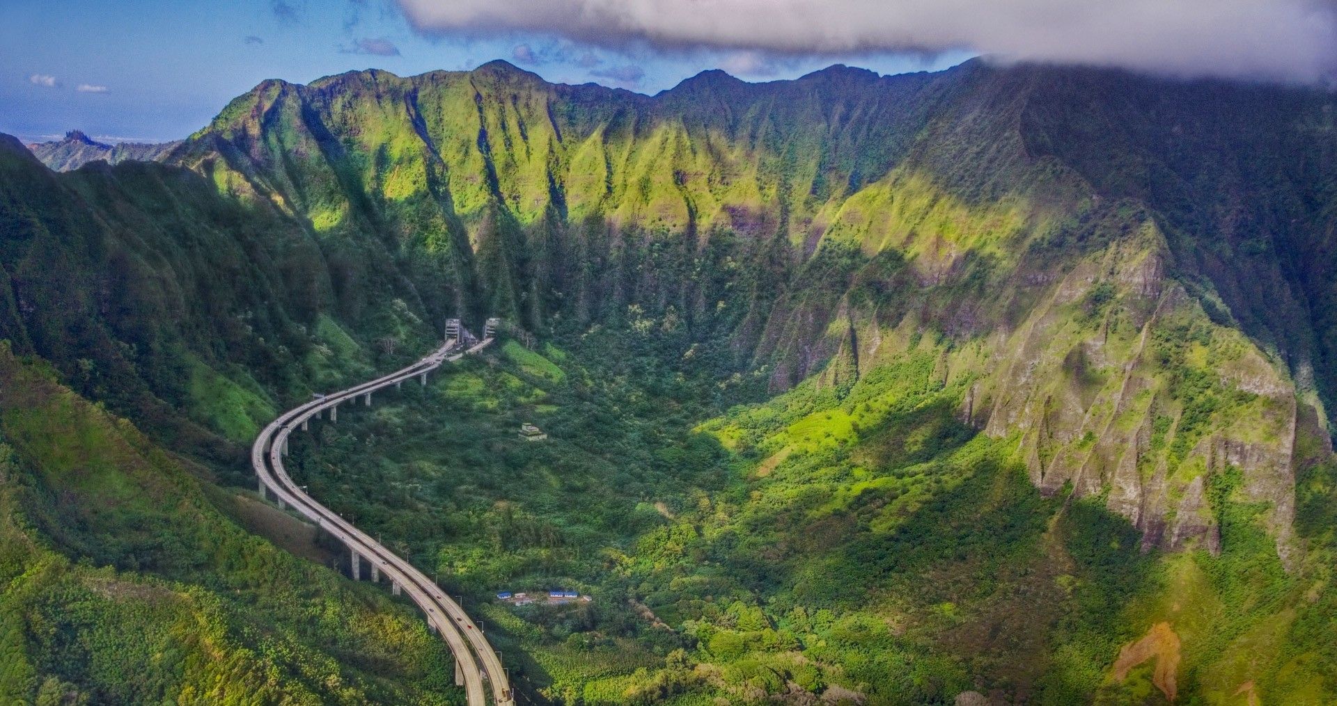 1920x1015 nature, #landscape, #mountains, #highway, #forest, #oahu, #Hawaii, #aerial  view, #road | Wallpaper No. 329082 - wallhaven.cc | Secret beach, Hawaii,  Aerial photo Wallpaper