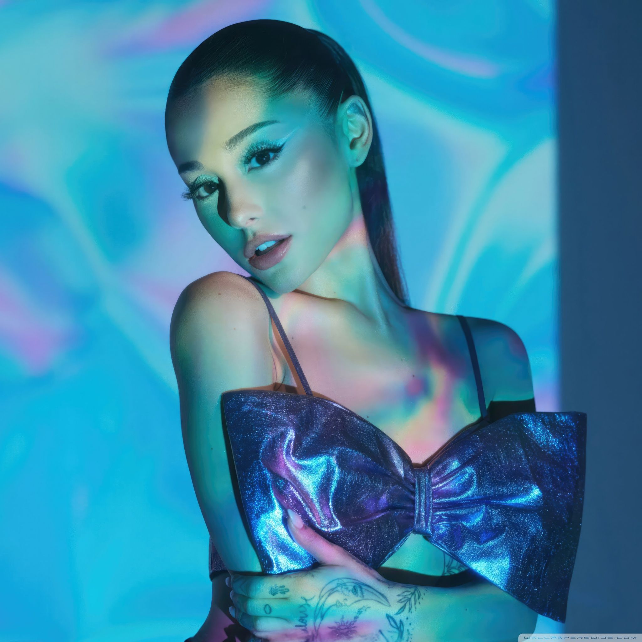 2048x2048 Ariana Grande Beauty 2023 Ultra HD ... Wallpaper