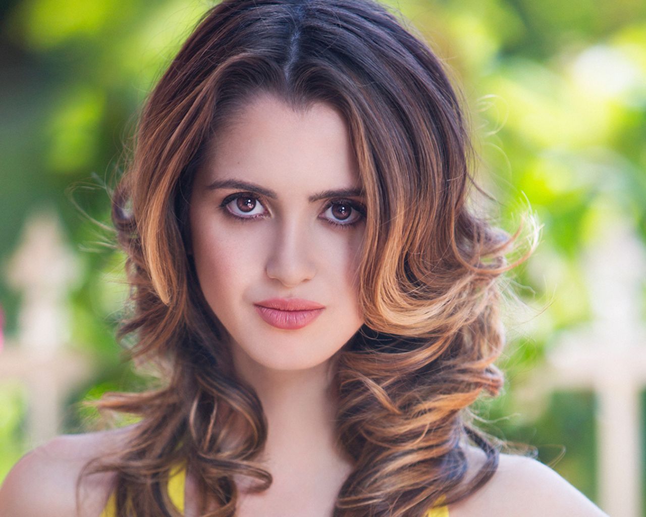 Laura Marano Wallpapers - 4k, HD Laura Marano Backgrounds on WallpaperBat