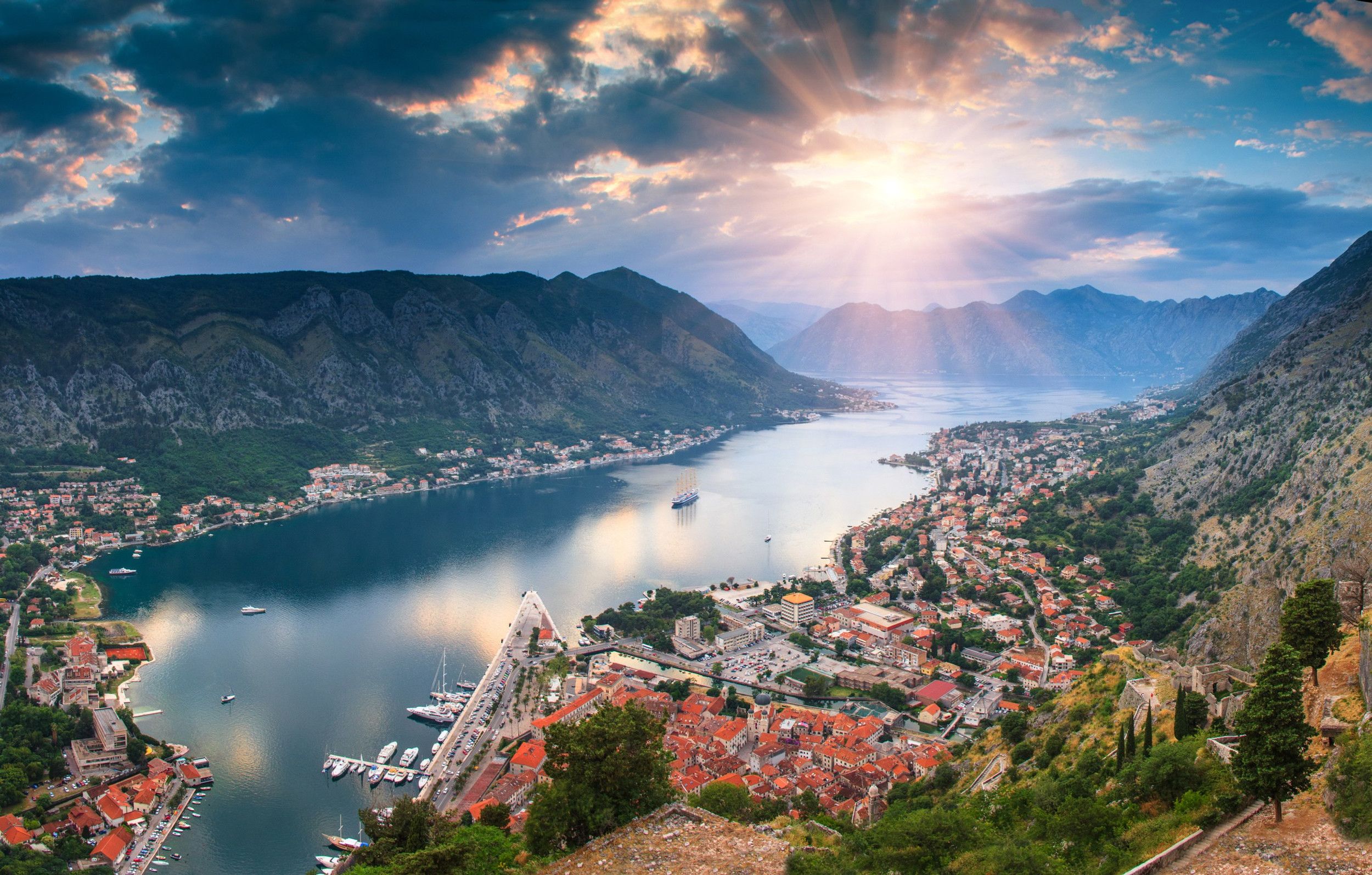 Kotor bay. Хорватия Которский залив. Монтенегро Черногория. Которский залив Черногория. Фиорд котор Черногория.