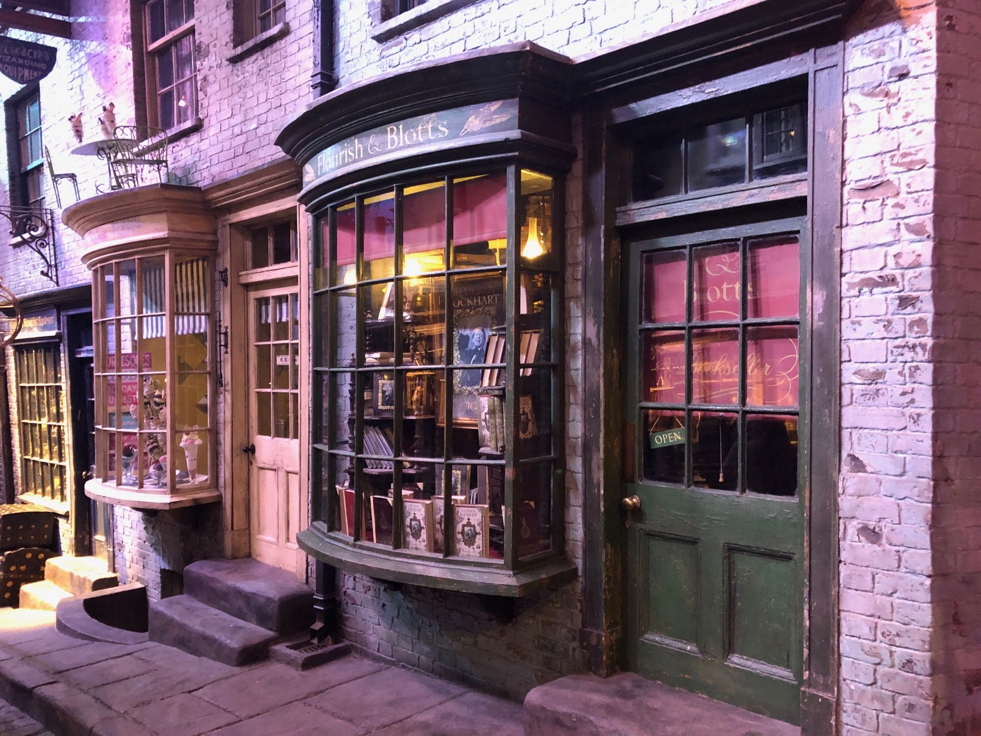 Diagon Alley Wallpapers 4k, HD Diagon Alley Backgrounds on WallpaperBat