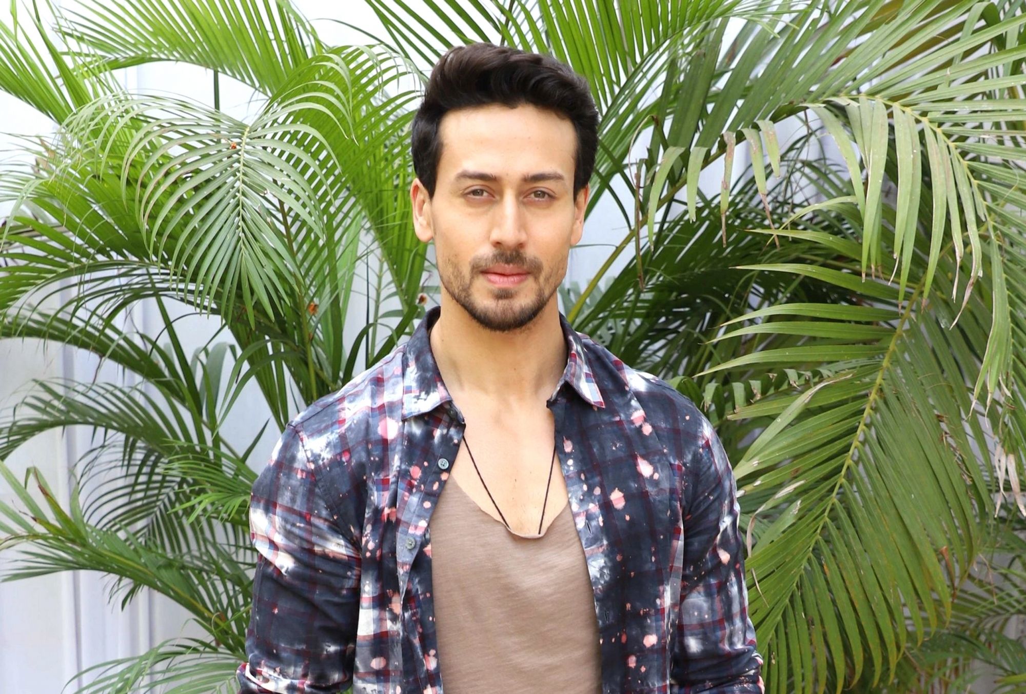 Tiger Shroff Wallpapers - 4k, Hd Tiger Shroff Backgrounds On Wallpaperbat