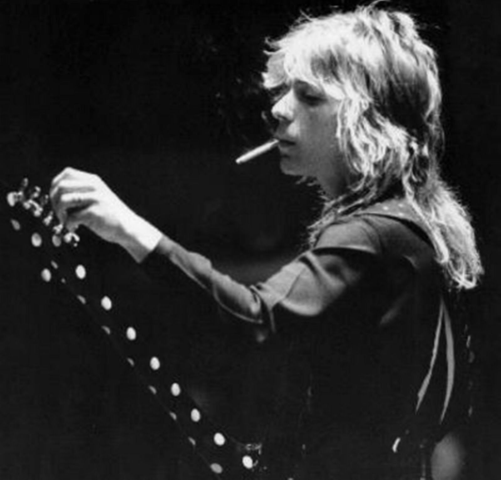 Randy rhoads. Рэнди Роадс. Рэнди Роадс фото. Чак Роадс.