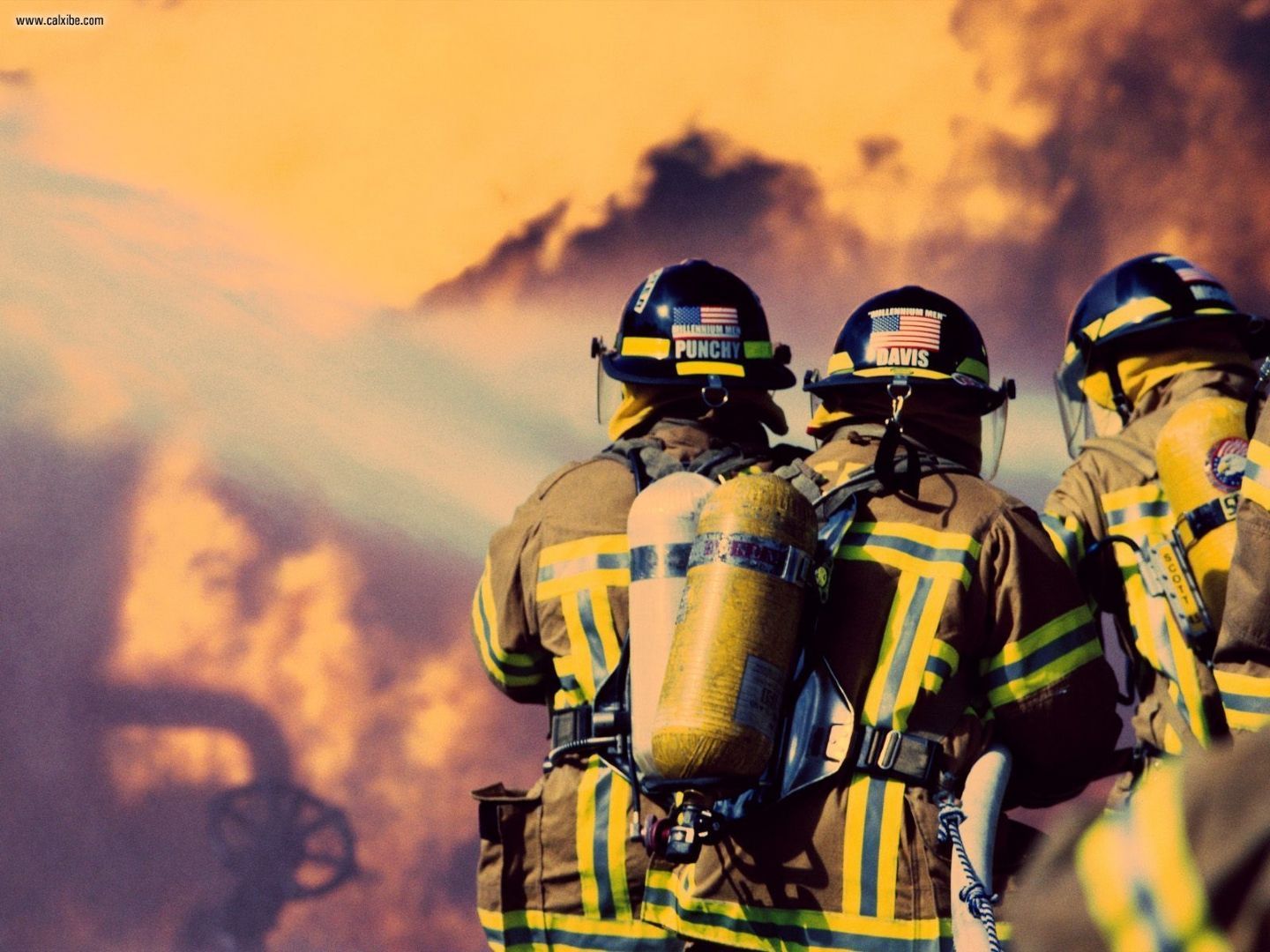 1440x1080 42+] HD Firefighter Wallpaper on WallpaperSafari Wallpaper