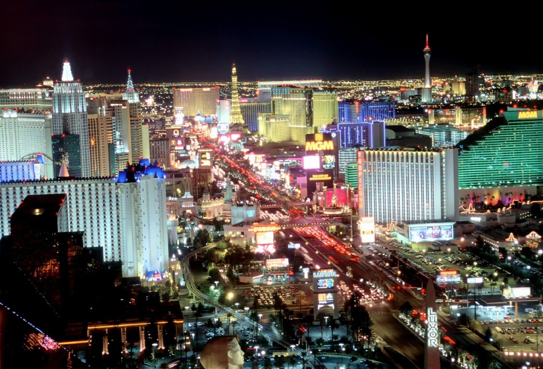 Las Vegas skyline at night wallpaper / desktop background …