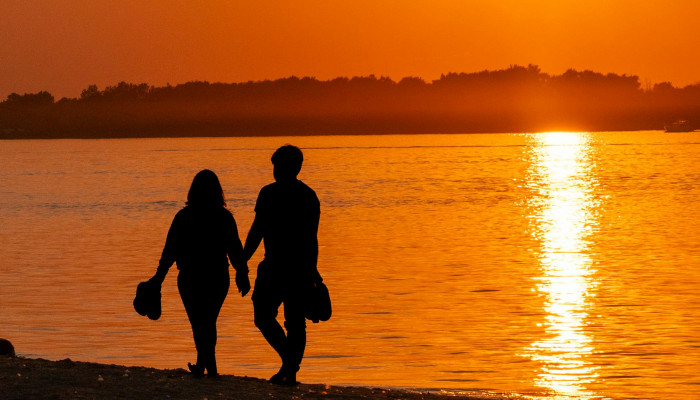 Couple Walking Wallpaper