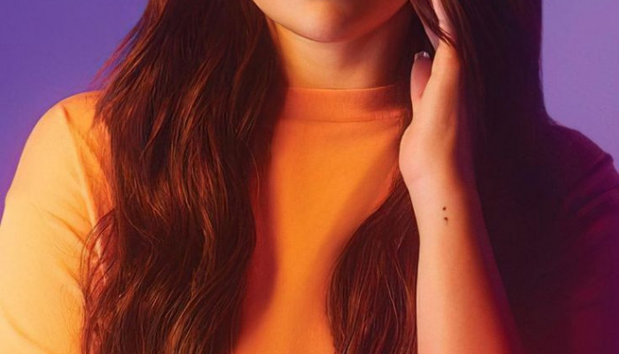 Selena Gomez Mobile Wallpaper