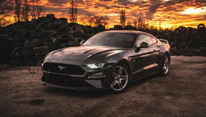 Car in Sunset Wallpaper