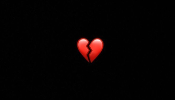 Broken Heart Emoji Wallpaper
