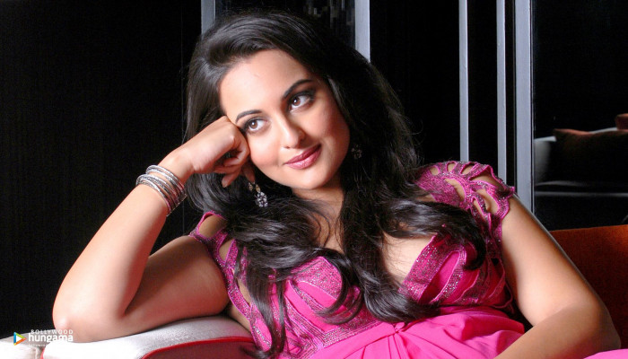 Sonakshi Sinha Wallpaper