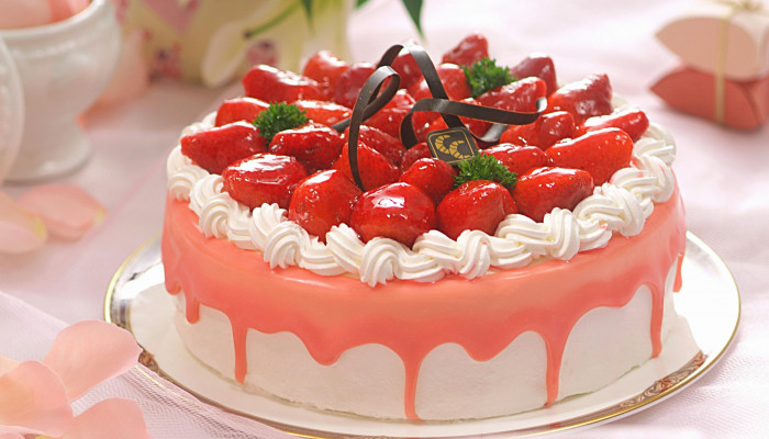 Strawberry Cake Wallpaper