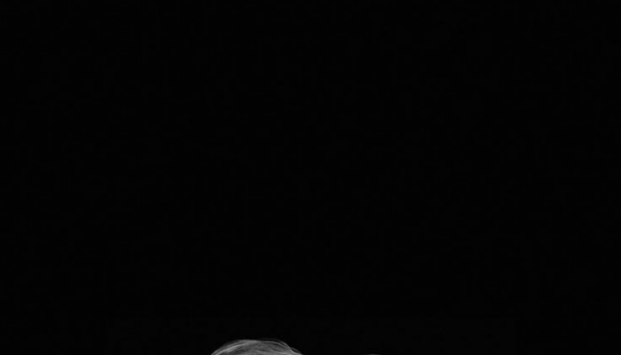 Taylor Swift Dark Wallpaper