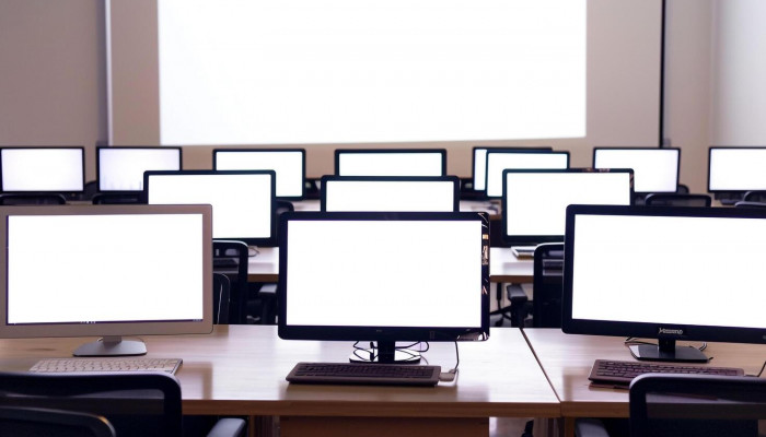 Computer Class Wallpaper