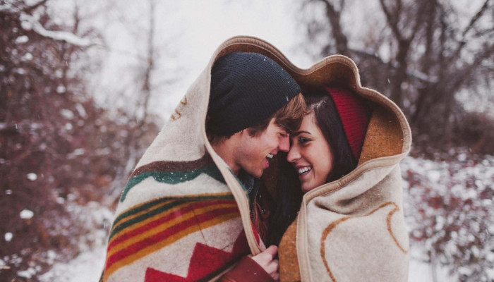 Winter Couple Wallpaper