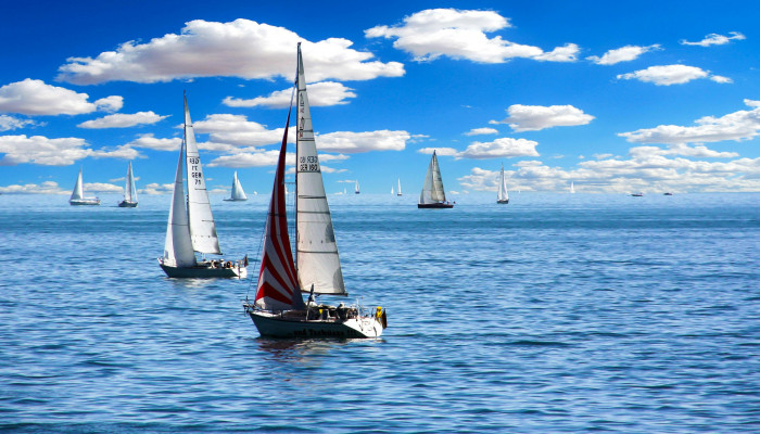 4K Sailing Wallpaper